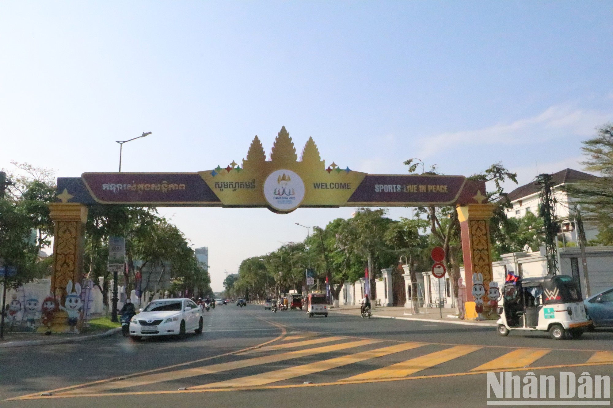 [Ảnh] Không khí SEA Games 32 tại Phnom Penh trước giờ khai mạc ảnh 2