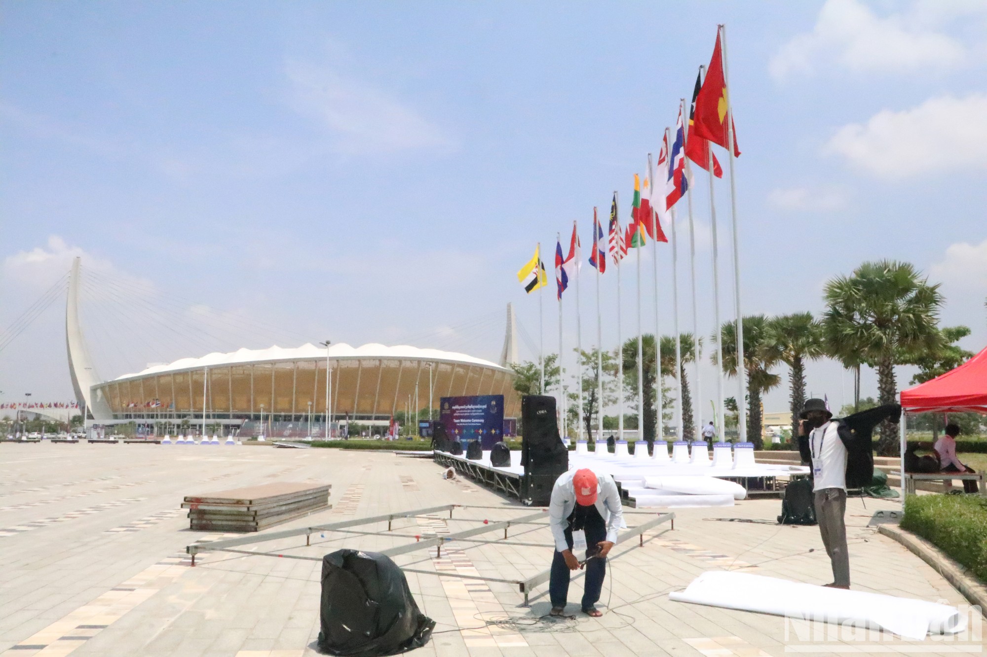 [Ảnh] Không khí SEA Games 32 tại Phnom Penh trước giờ khai mạc ảnh 17
