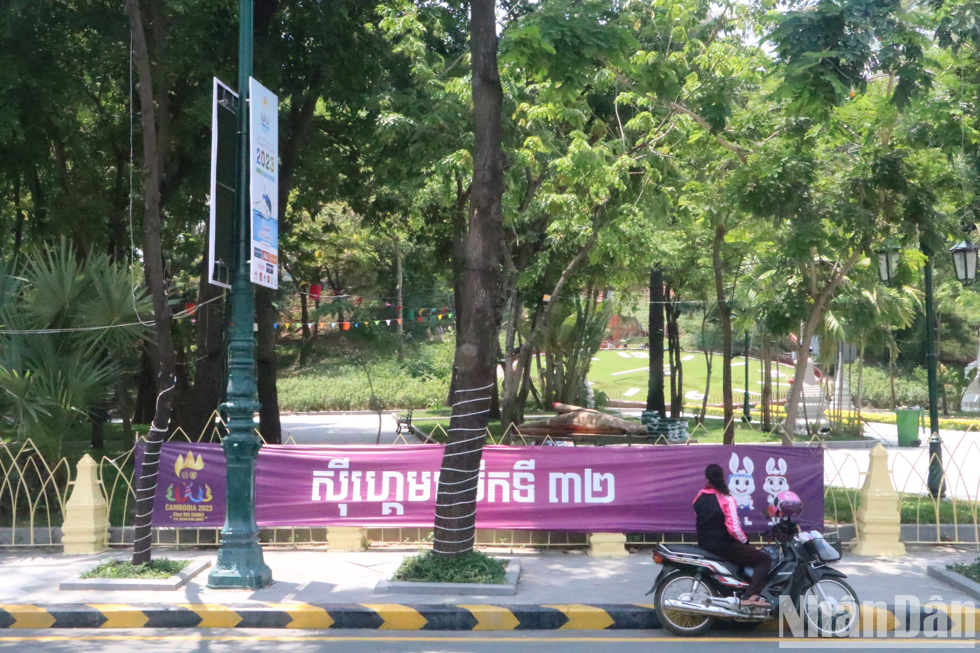 [Ảnh] Không khí SEA Games 32 tại Phnom Penh trước giờ khai mạc ảnh 6