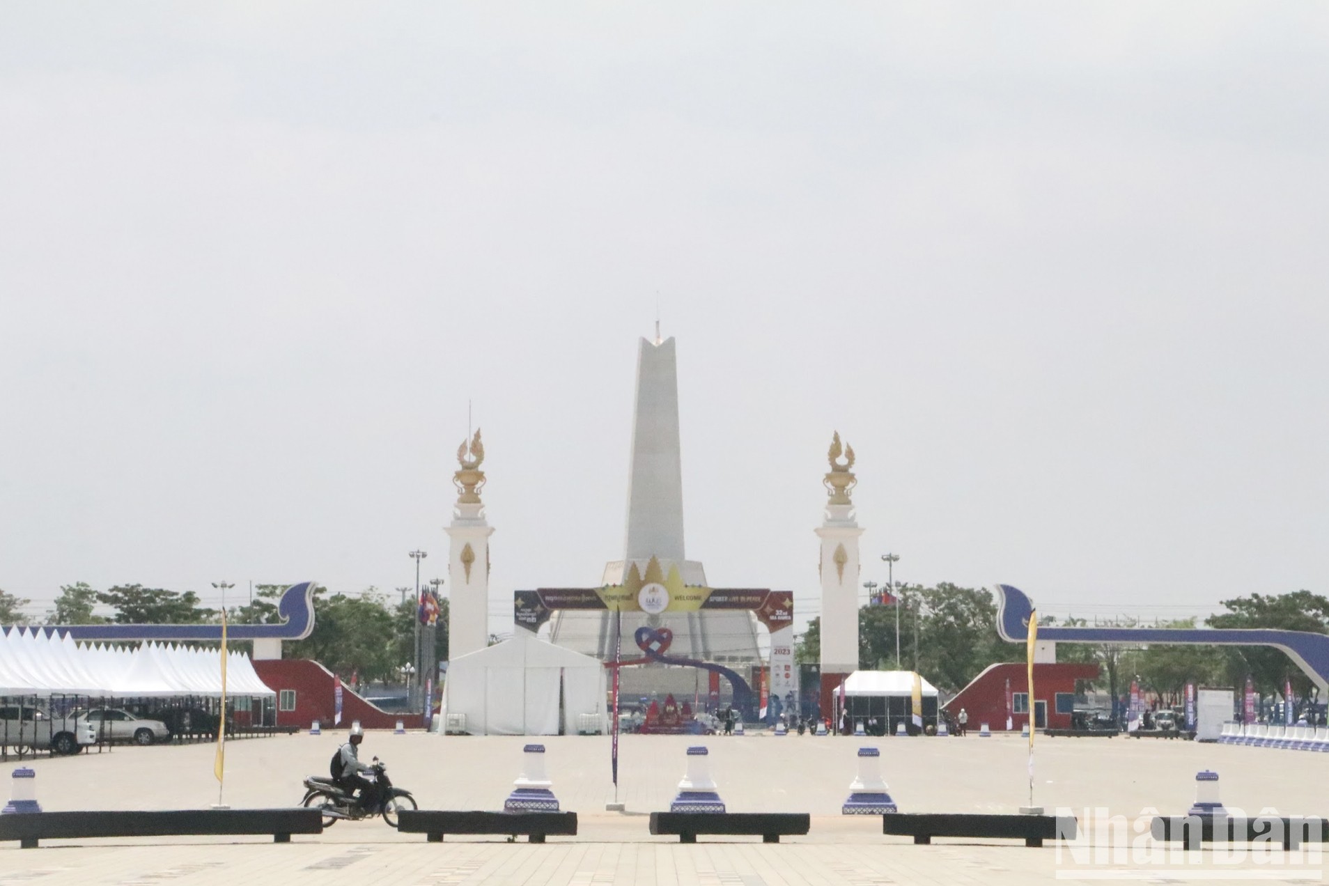 [Ảnh] Không khí SEA Games 32 tại Phnom Penh trước giờ khai mạc ảnh 20