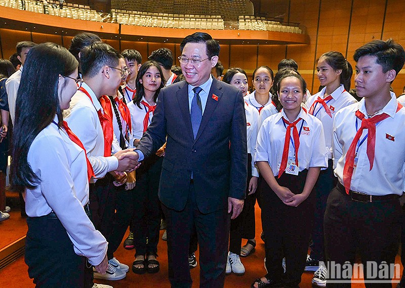 Chủ tịch Quốc hội: Tiếng nói từ trẻ em làm thay đổi nhận thức của người lớn ảnh 8