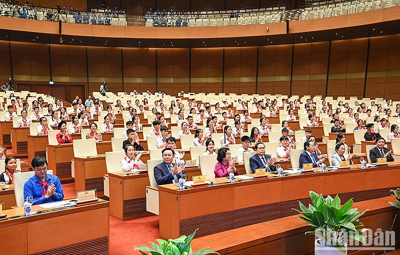 Chủ tịch Quốc hội: Tiếng nói từ trẻ em làm thay đổi nhận thức của người lớn ảnh 2