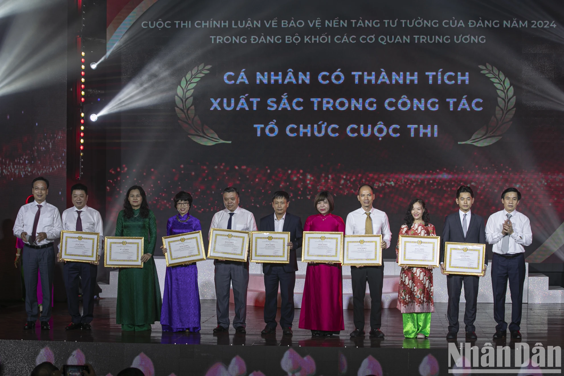 [Ảnh] Trao giải Cuộc thi chính luận về bảo vệ nền tảng tư tưởng của Đảng trong Đảng bộ Khối các cơ quan Trung ương ảnh 4