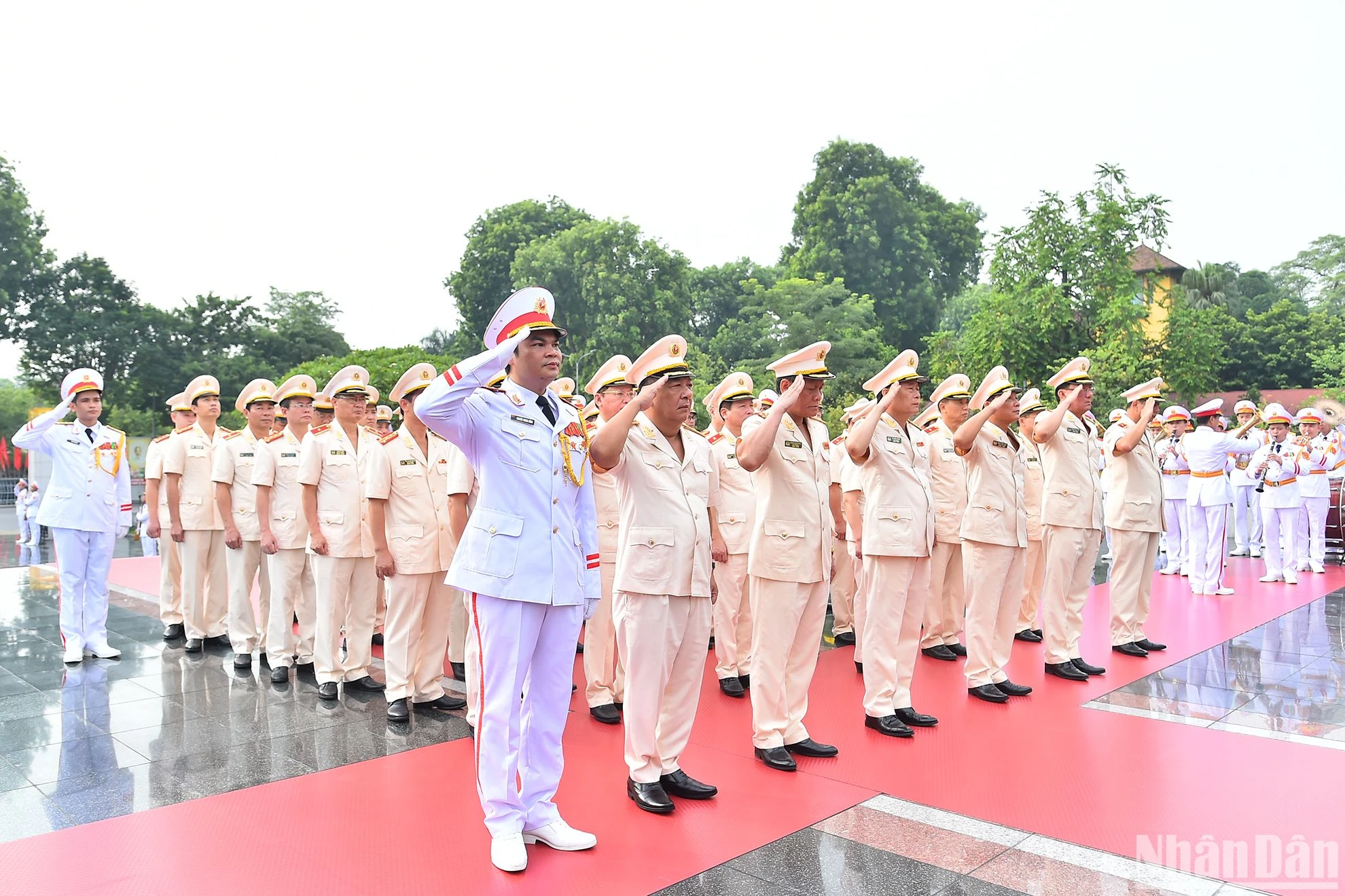 [Ảnh] Lãnh đạo Đảng, Nhà nước dâng hương tưởng niệm các Anh hùng liệt sĩ ảnh 7