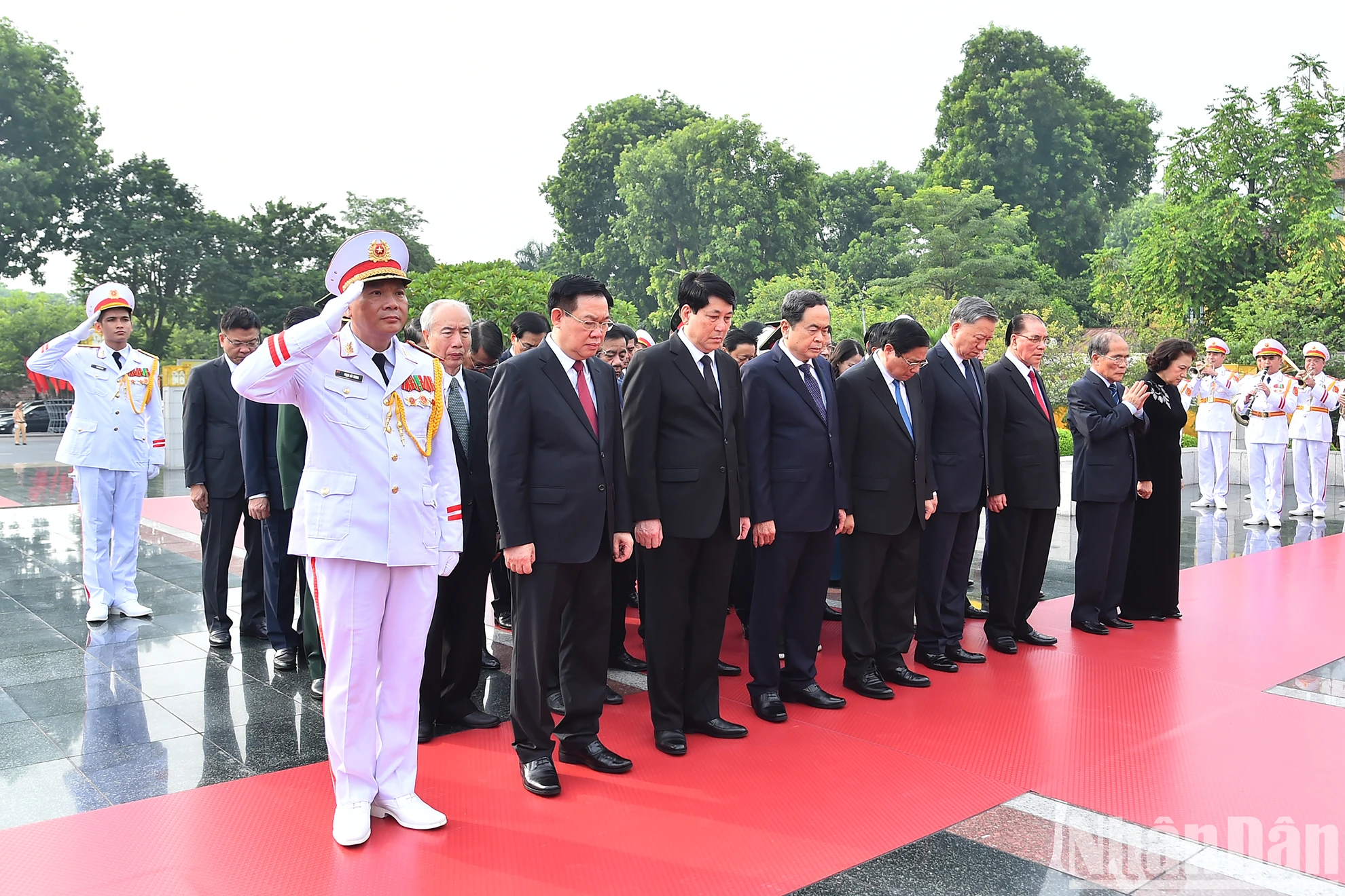 [Ảnh] Lãnh đạo Đảng, Nhà nước dâng hương tưởng niệm các Anh hùng liệt sĩ ảnh 3