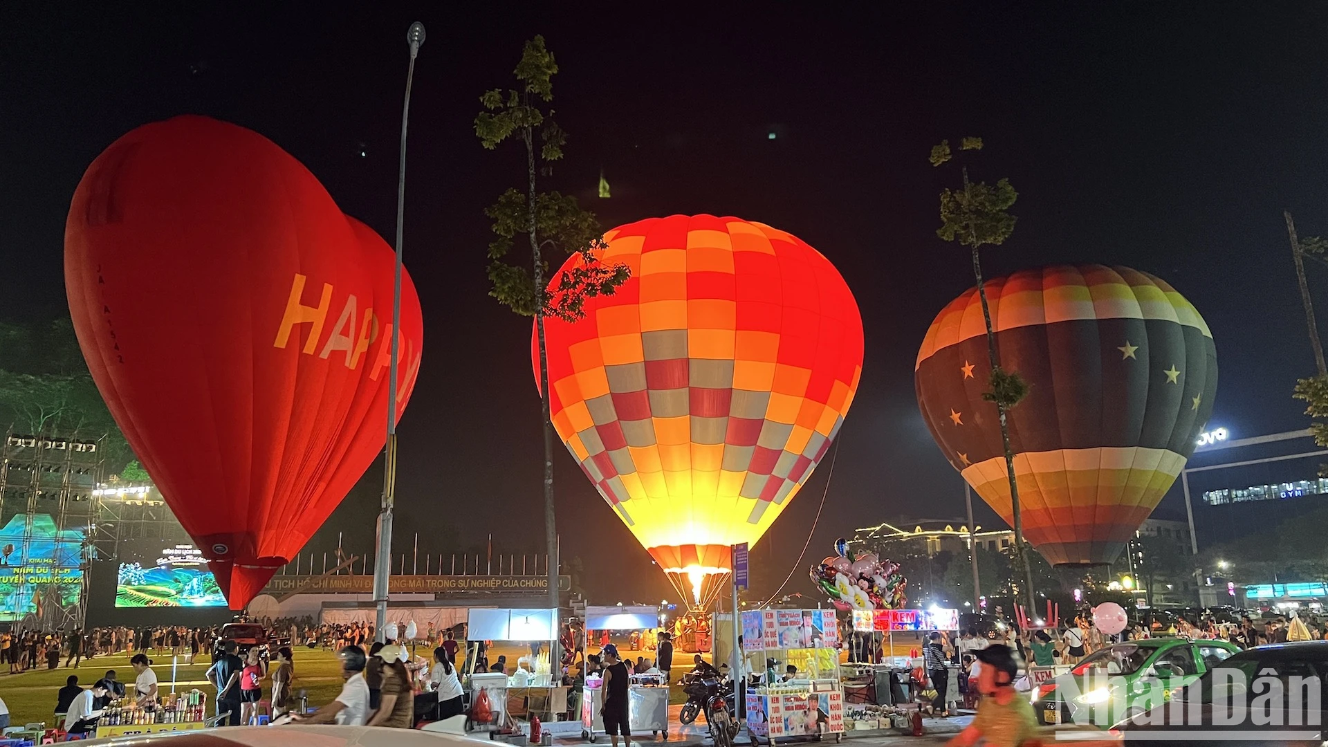 [Foto] Besuchen Sie Vietnams größtes internationales Heißluftballonfestival, Foto 12