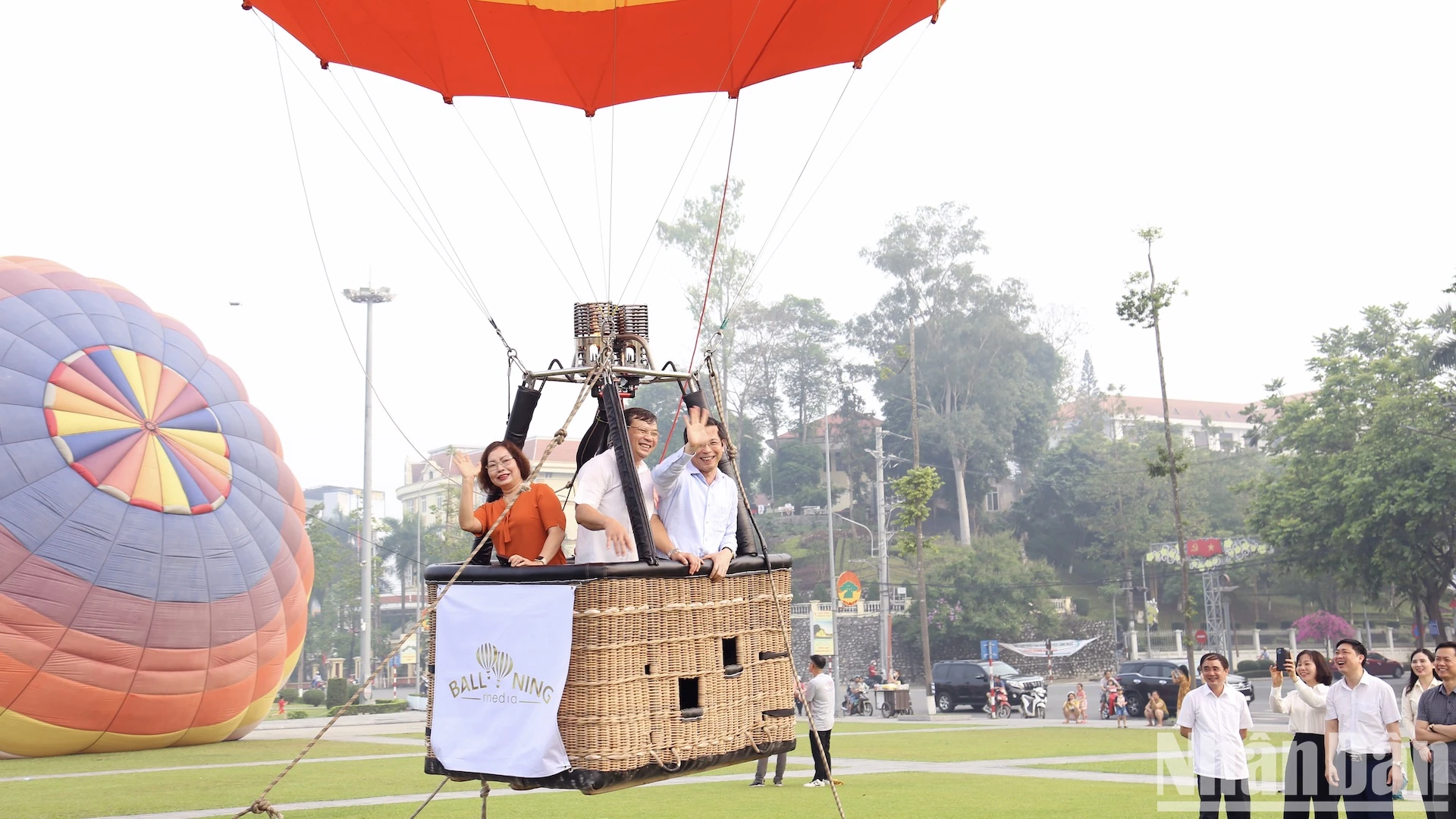 [Foto] Besuchen Sie Vietnams größtes internationales Heißluftballonfestival, Foto 5
