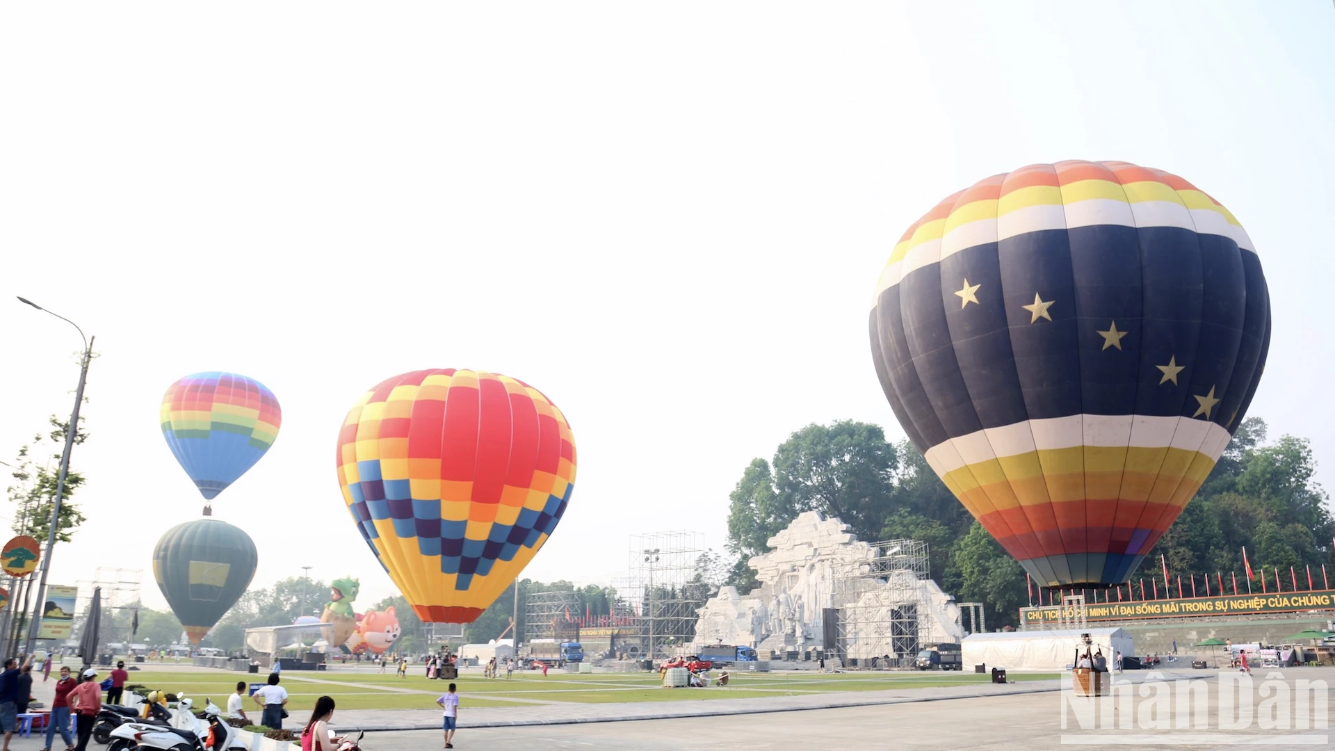 [Foto] Besuchen Sie Vietnams größtes internationales Heißluftballonfestival, Foto 6