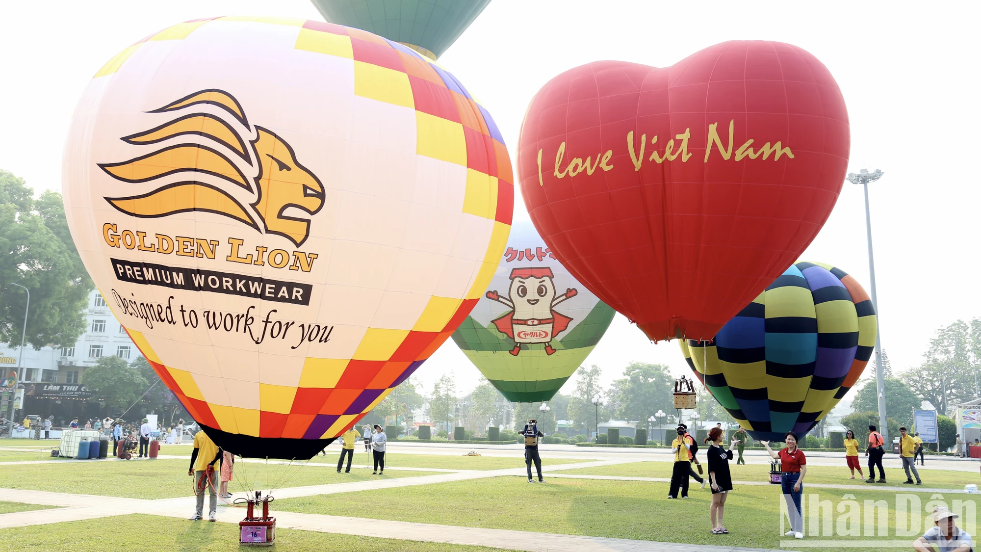 [Фото] Посетите крупнейший во Вьетнаме международный фестиваль воздушных шаров. Фото 10.