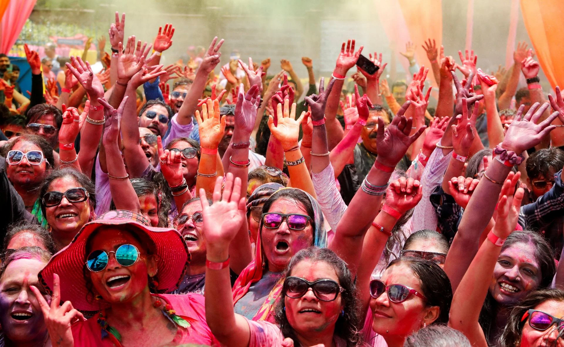 [Ảnh] Lễ hội Holi rực rỡ sắc màu của người Hindu ảnh 2