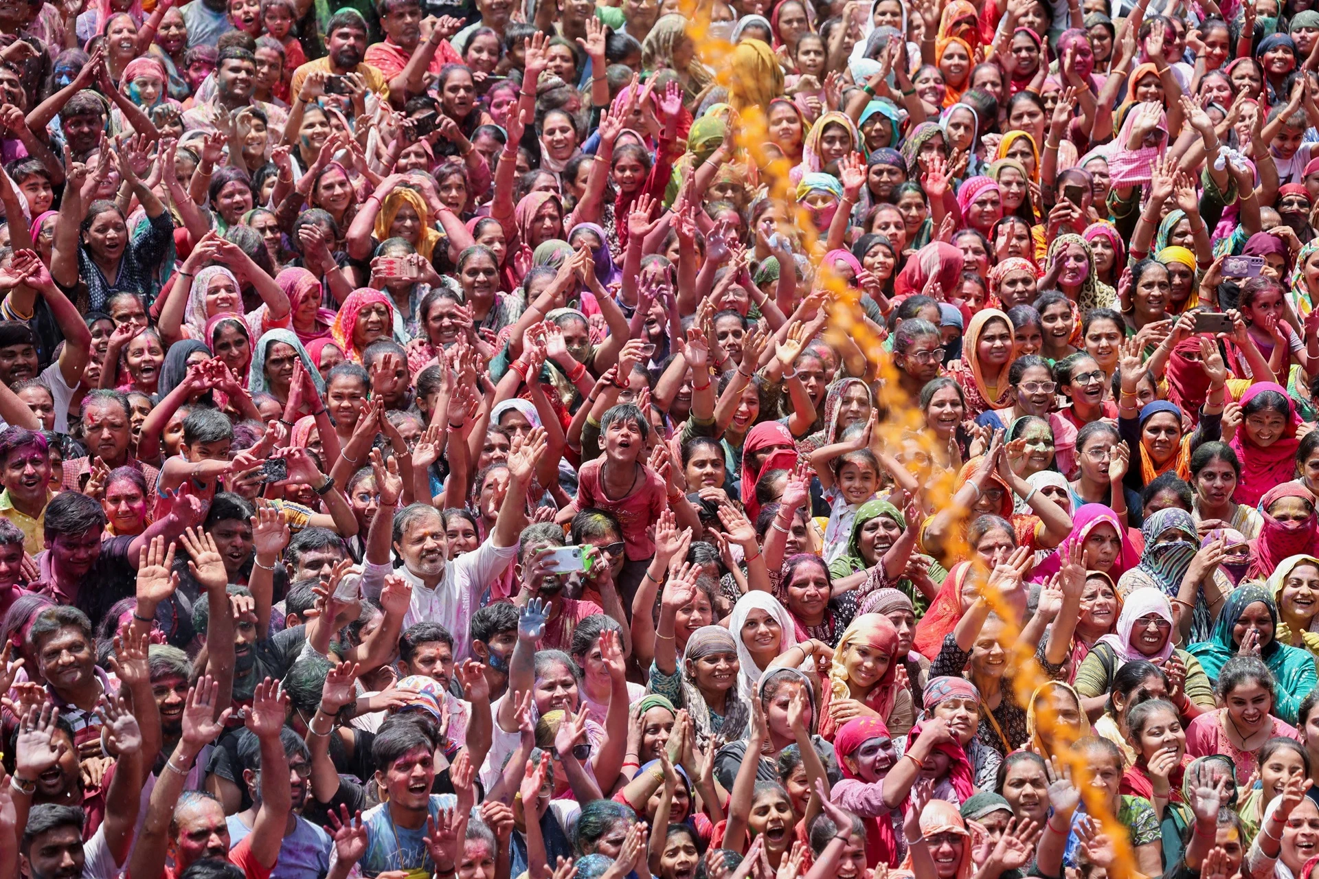 [Ảnh] Lễ hội Holi rực rỡ sắc màu của người Hindu ảnh 4