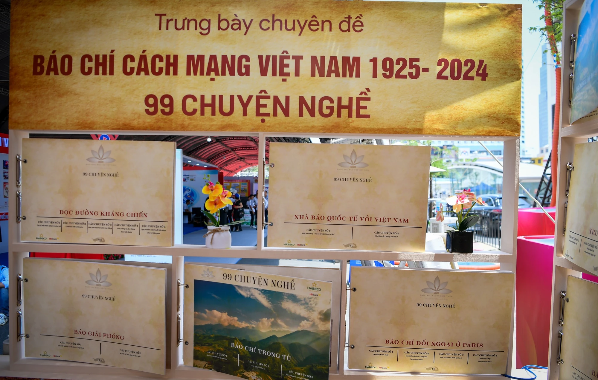 [Ảnh] Ấn tượng khu trưng bày Báo chí Cách mạng Việt Nam 1925-2024: 99 chuyện nghề ảnh 8