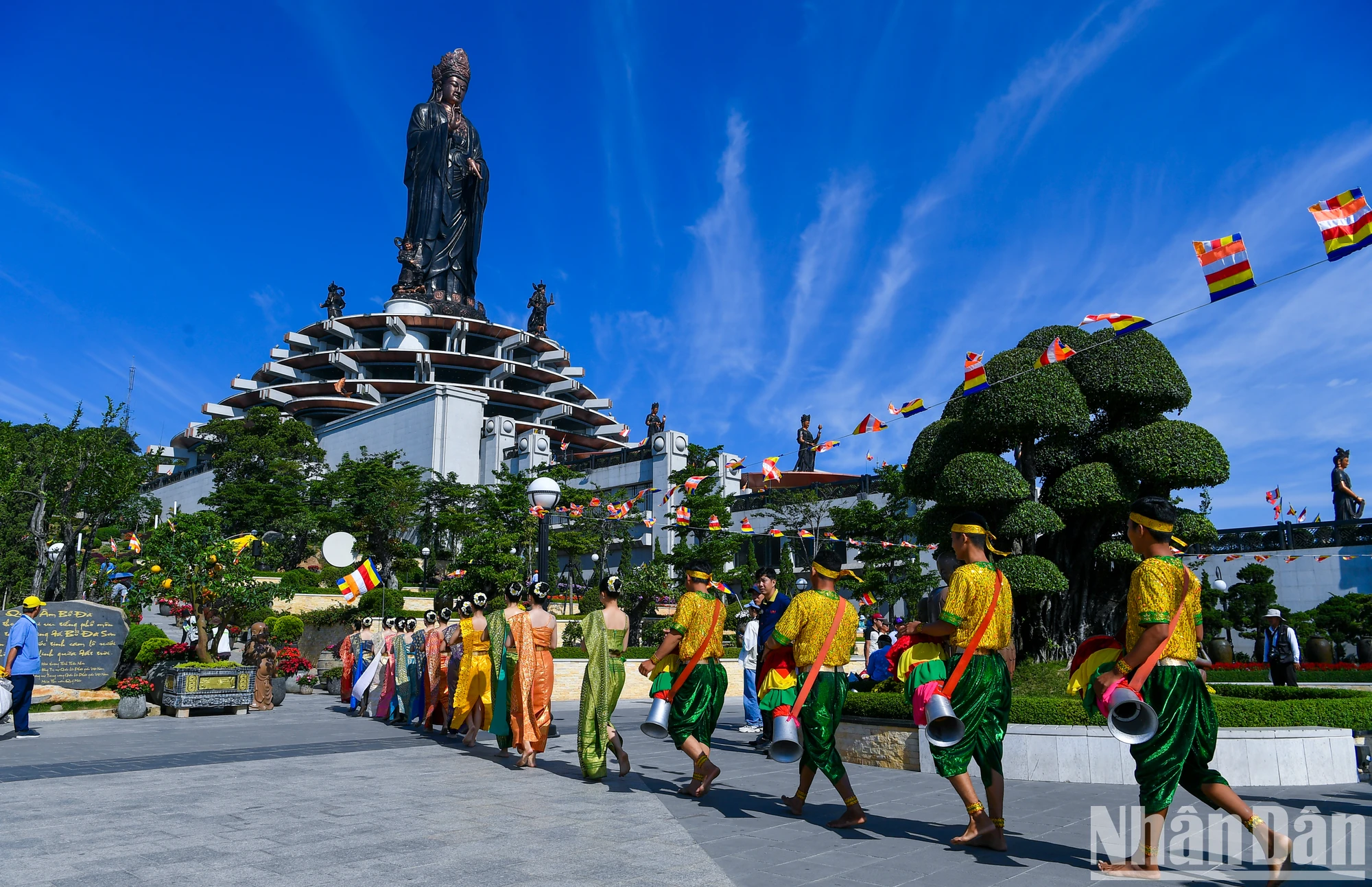 [Ảnh] Chiêm ngưỡng biển mây huyền ảo trên đỉnh núi Bà Đen Tây Ninh ảnh 10