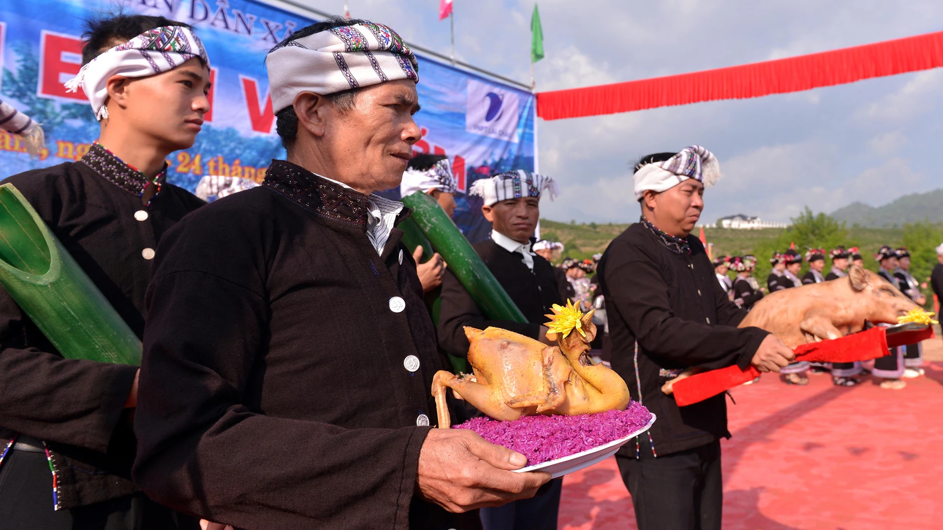 [Ảnh] Bun Vốc Nặm-Lễ hội té nước của người Lào ở Lai Châu ảnh 2