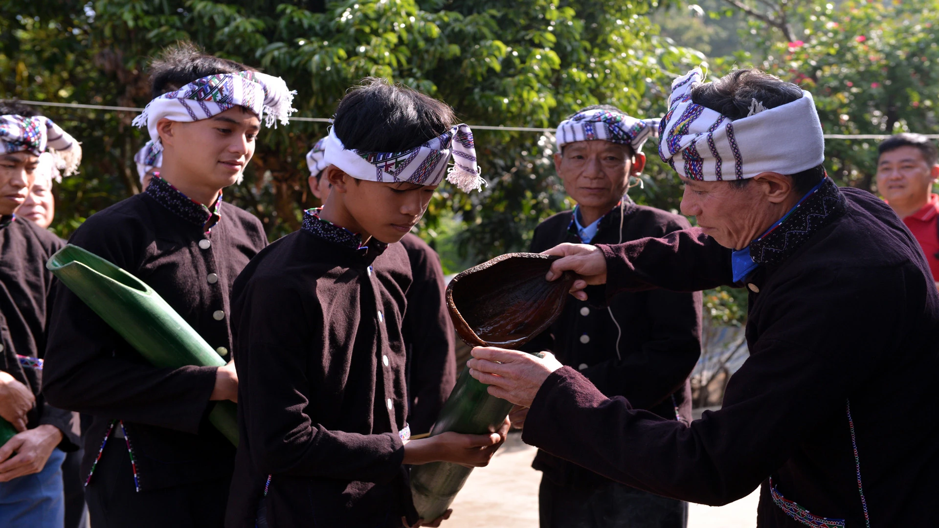 [Ảnh] Bun Vốc Nặm-Lễ hội té nước của người Lào ở Lai Châu ảnh 4