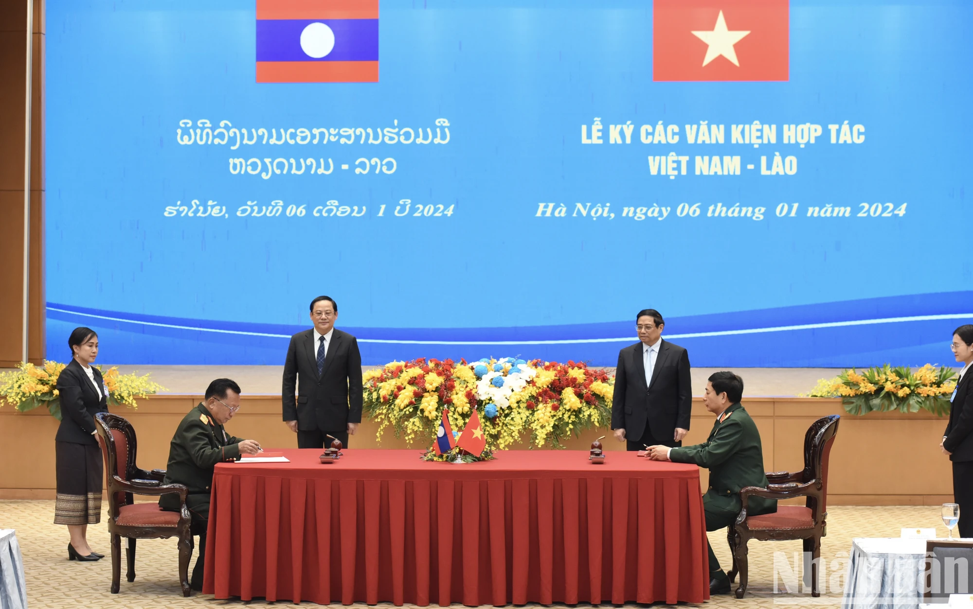 [Ảnh] Thủ tướng Phạm Minh Chính và Thủ tướng nước Cộng hòa Dân chủ Nhân dân Lào Sonexay Siphandone chứng kiến Lễ trao văn kiện hợp tác ảnh 4