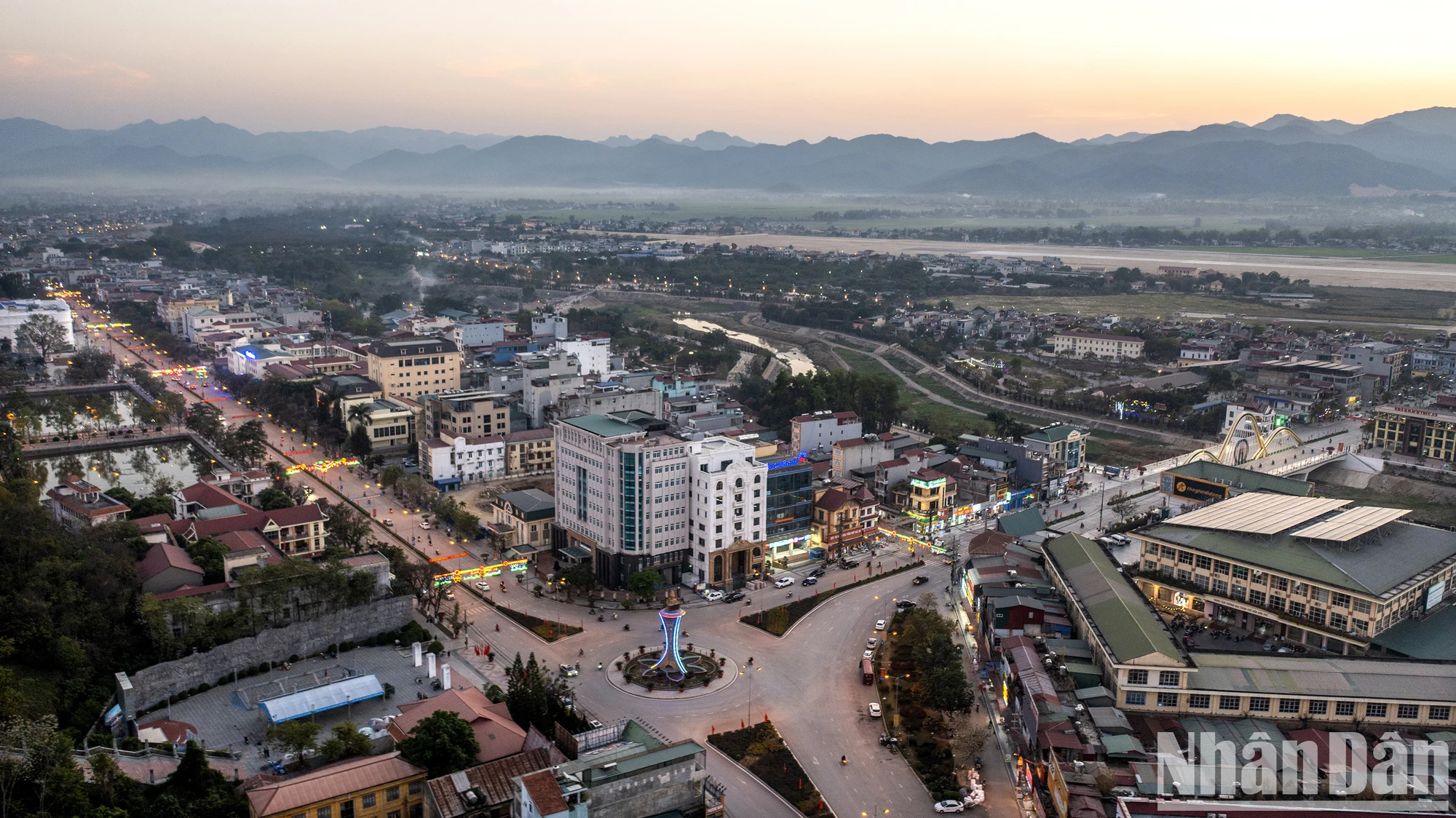 Diện mạo thành phố Điện Biên Phủ sau 70 năm chiến thắng lịch sử- Ảnh 2.