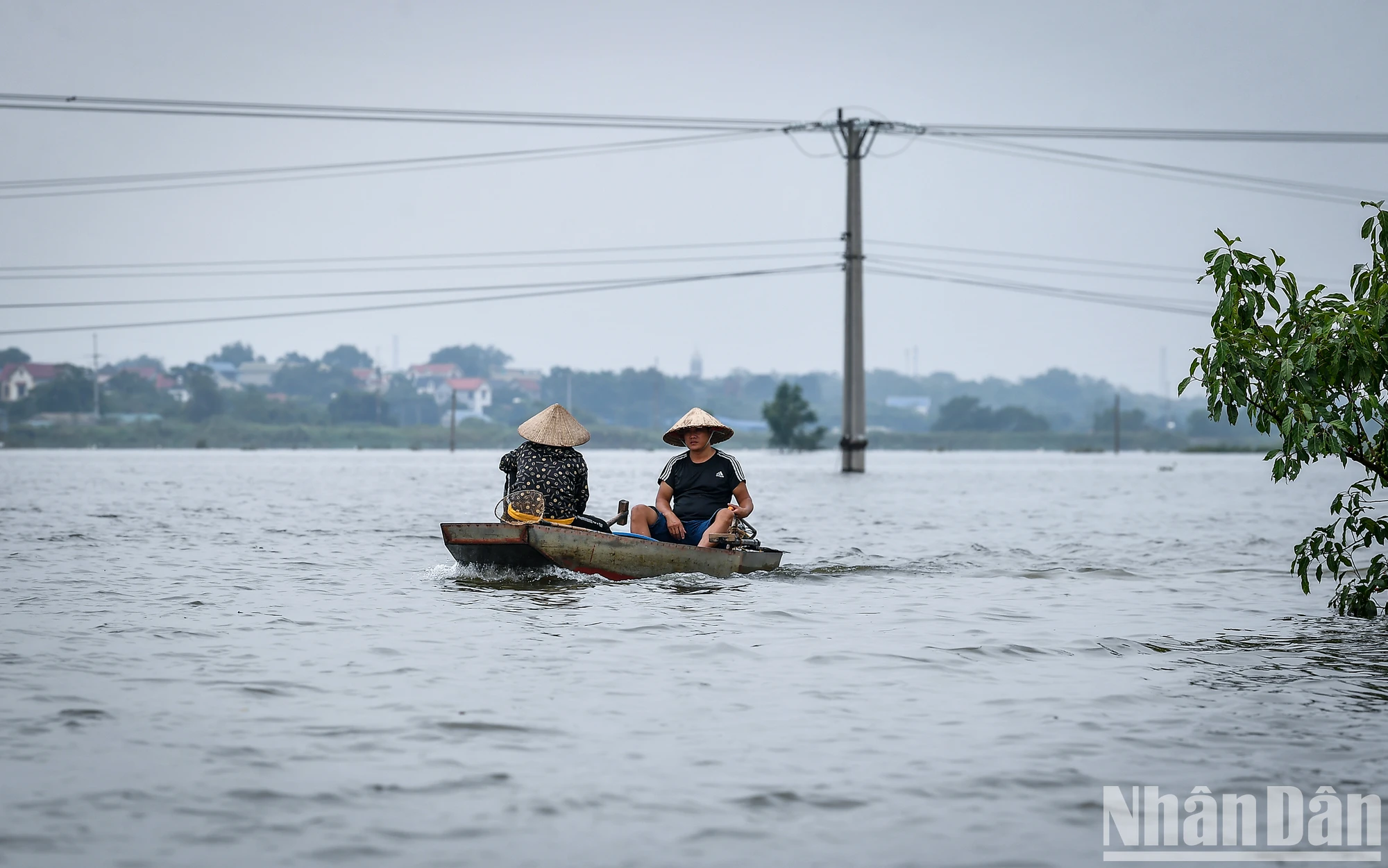 Nhiều xã ngoại thành Hà Nội trở thành 'ốc đảo' vài ngày sau mưa lớn ảnh 2