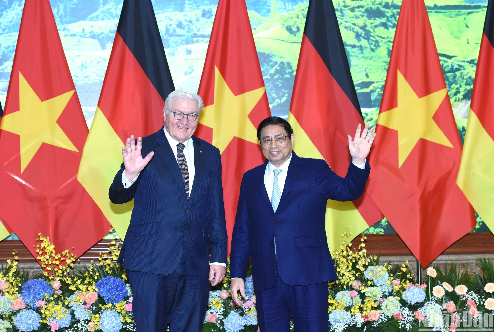 [Ảnh] Thủ tướng Phạm Minh Chính đón và hội kiến Tổng thống Cộng hòa Liên bang Đức Frank-Walter Steinmeier ảnh 2