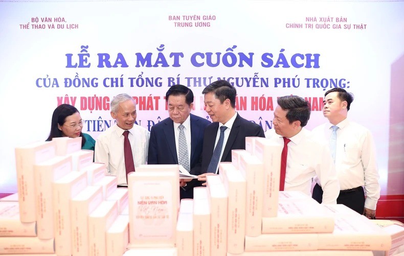 Nhấn vào ảnh để phóng to Tác phẩm của tư duy, tầm nhìn và sự tâm huyết với sự nghiệp xây dựng và phát triển nền văn hóa, con người Việt Nam ảnh 2