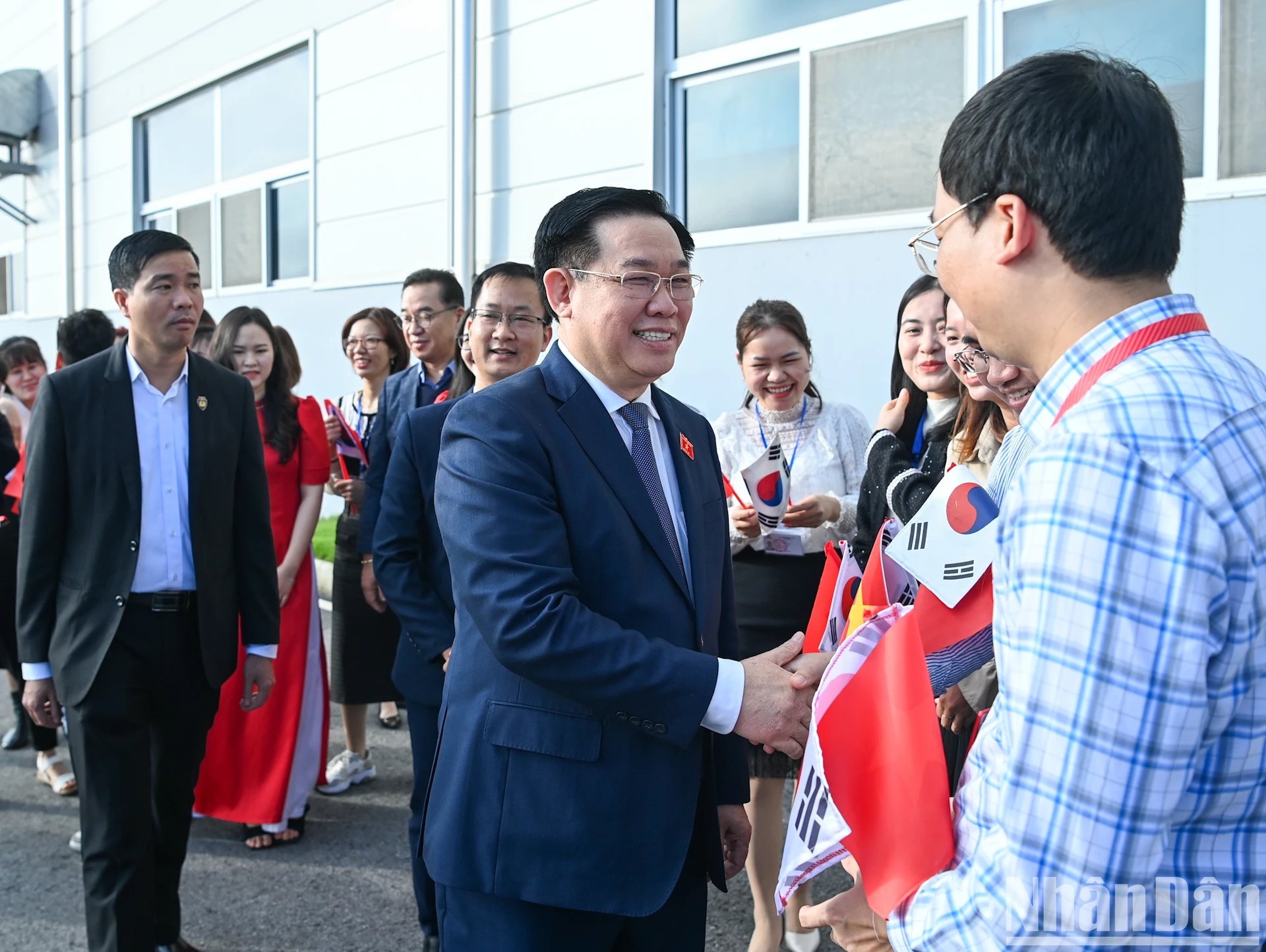 [Ảnh] Chủ tịch Quốc hội Vương Đình Huệ thăm, tặng quà công nhân lao động tỉnh Thái Bình ảnh 9