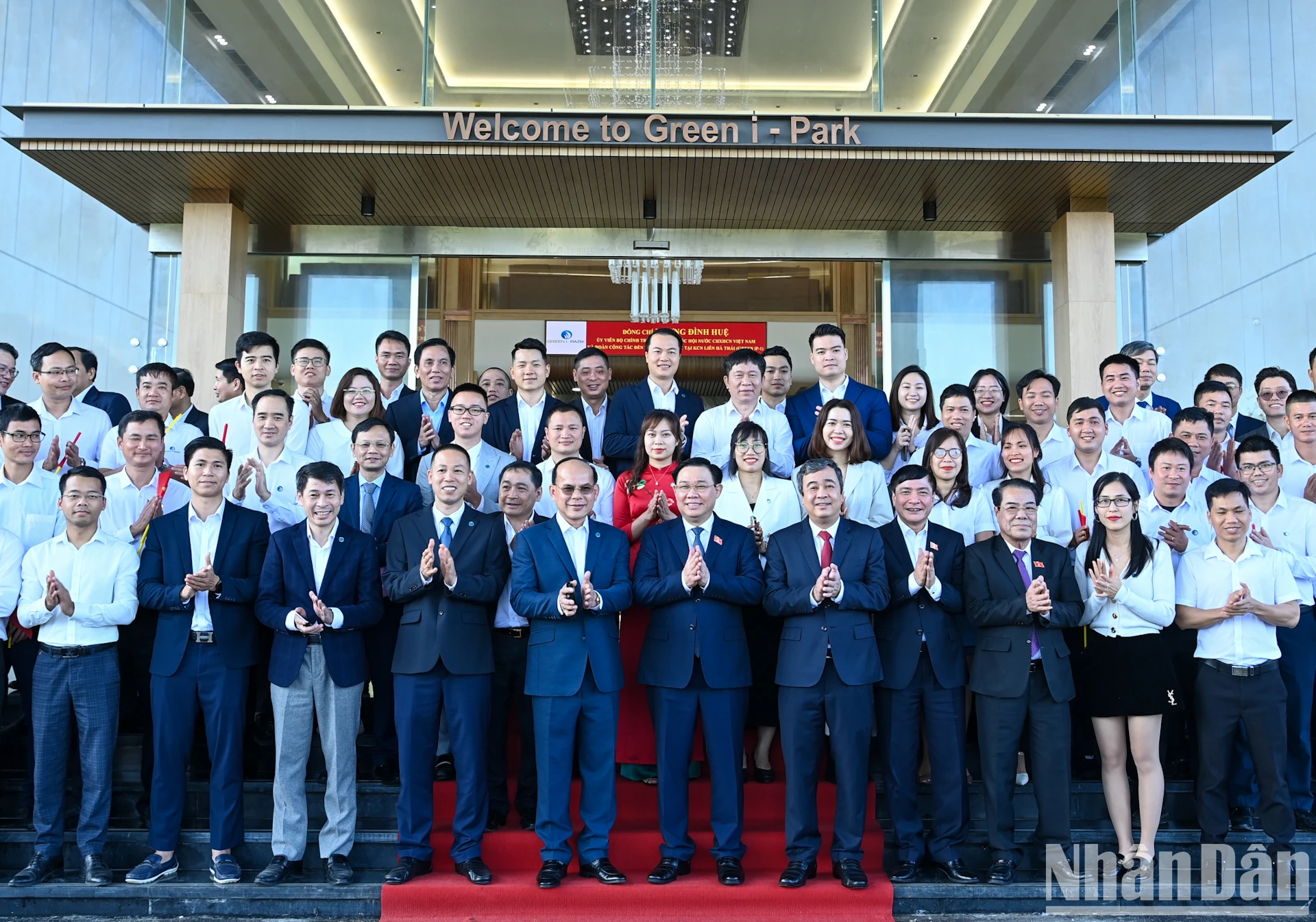 [Ảnh] Chủ tịch Quốc hội Vương Đình Huệ thăm, tặng quà công nhân lao động tỉnh Thái Bình ảnh 5
