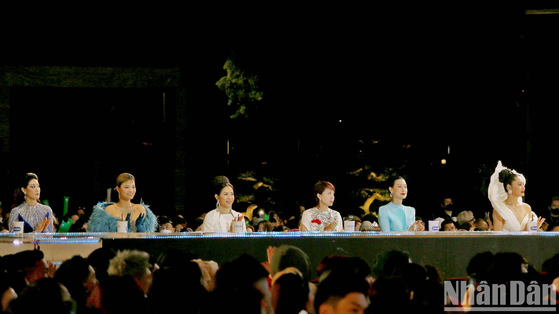 Mãn nhãn đêm chung kết cuộc thi Hoa hậu Hoàn vũ Việt Nam 2023 ảnh 2