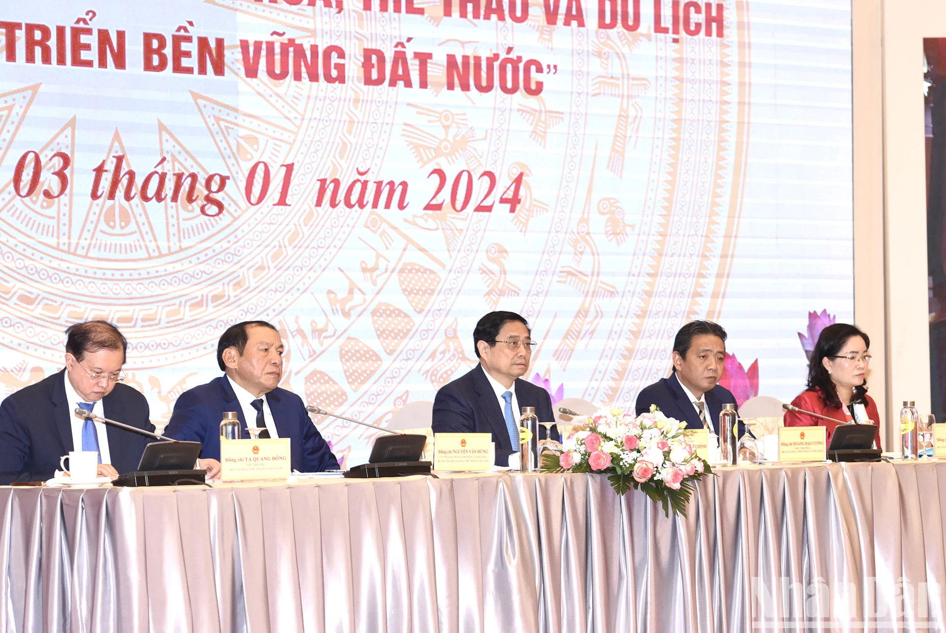 [Ảnh] Thủ tướng dự Hội nghị tổng kết năm 2023, triển khai nhiệm vụ năm 2024 của ngành văn hóa, thể thao và du lịch ảnh 8