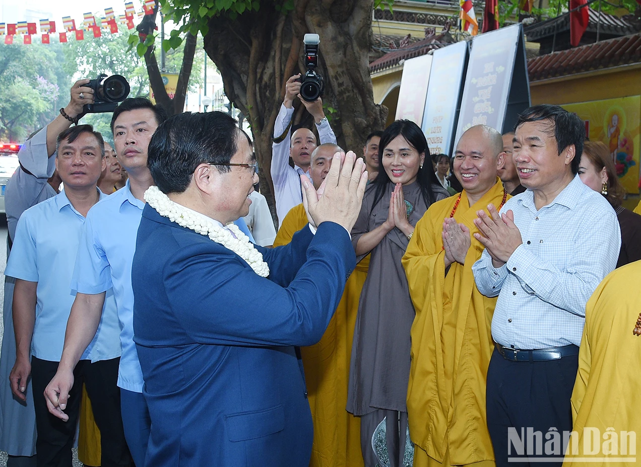 [Ảnh] Thủ tướng chúc mừng đồng bào Phật giáo nhân dịp Đại lễ Phật đản 2024 ảnh 10