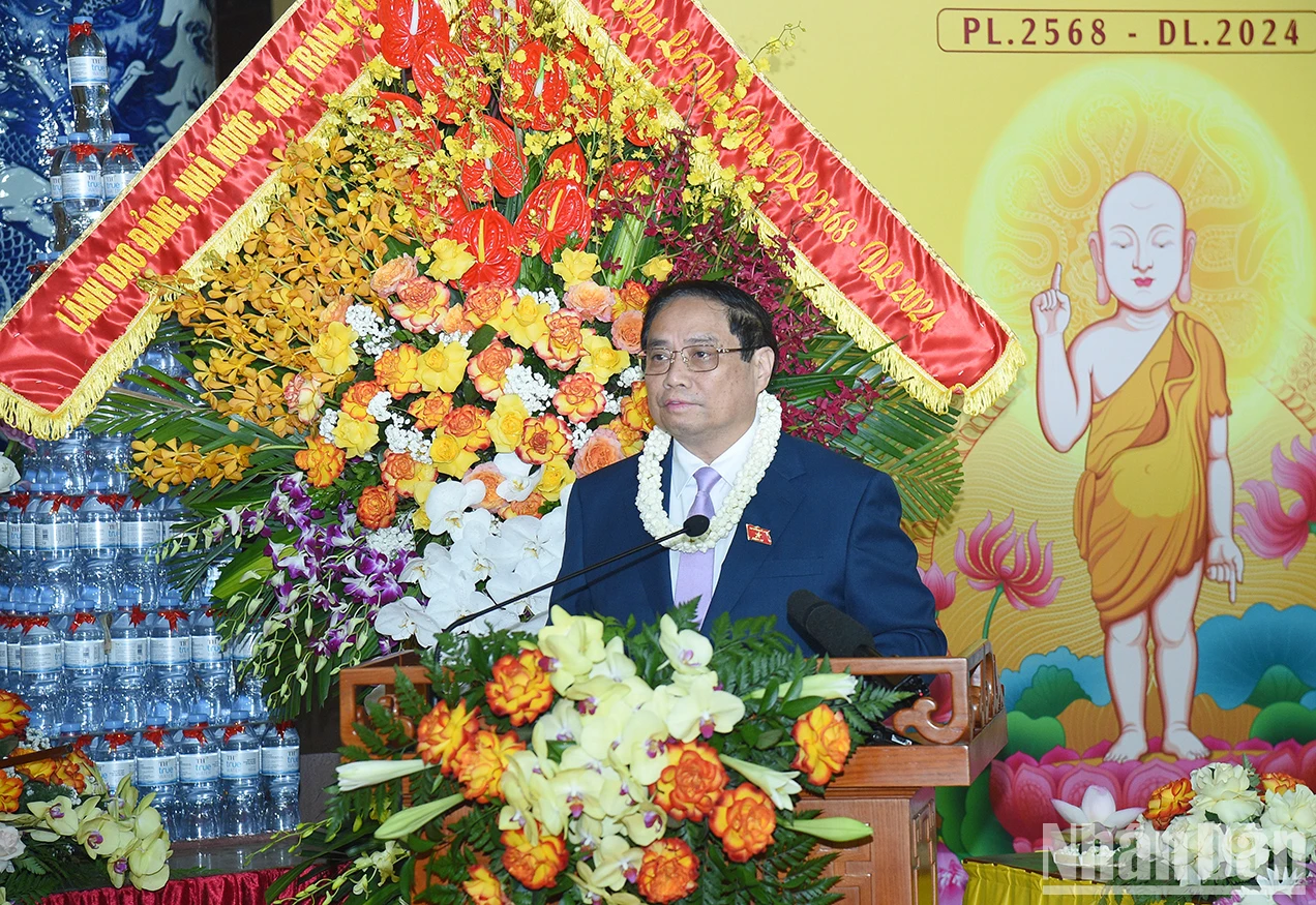 [Ảnh] Thủ tướng chúc mừng đồng bào Phật giáo nhân dịp Đại lễ Phật đản 2024 ảnh 3