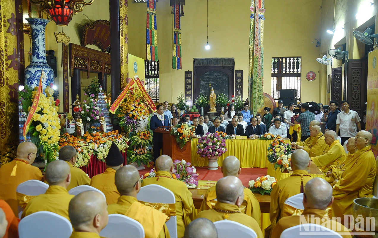 [Ảnh] Thủ tướng chúc mừng đồng bào Phật giáo nhân dịp Đại lễ Phật đản 2024 ảnh 5