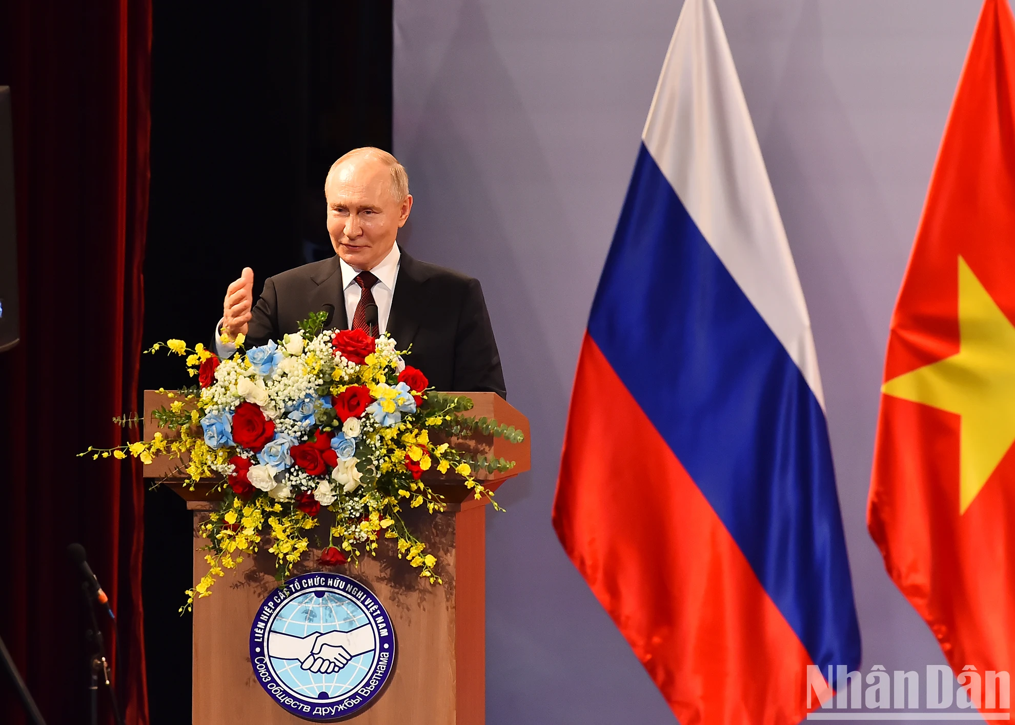 [Ảnh] Chủ tịch nước Tô Lâm và Tổng thống Vladimir Putin gặp lãnh đạo Hội hữu nghị Việt-Nga và các thế hệ cựu sinh viên Việt Nam học tại Nga ảnh 4