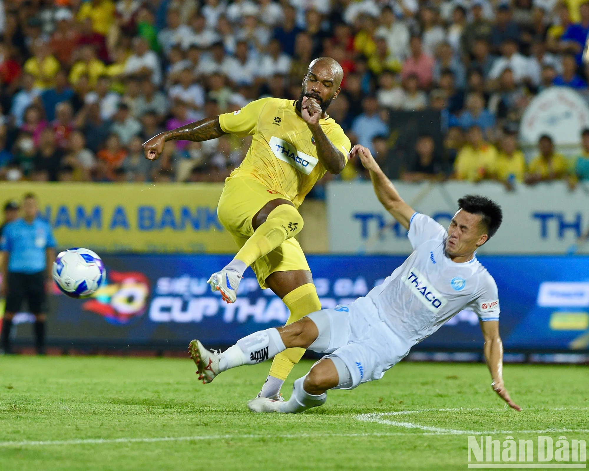 [Ảnh] Thắng đậm Thanh Hóa 3-0, Nam Định giành Siêu Cúp Quốc gia 2024 ảnh 4