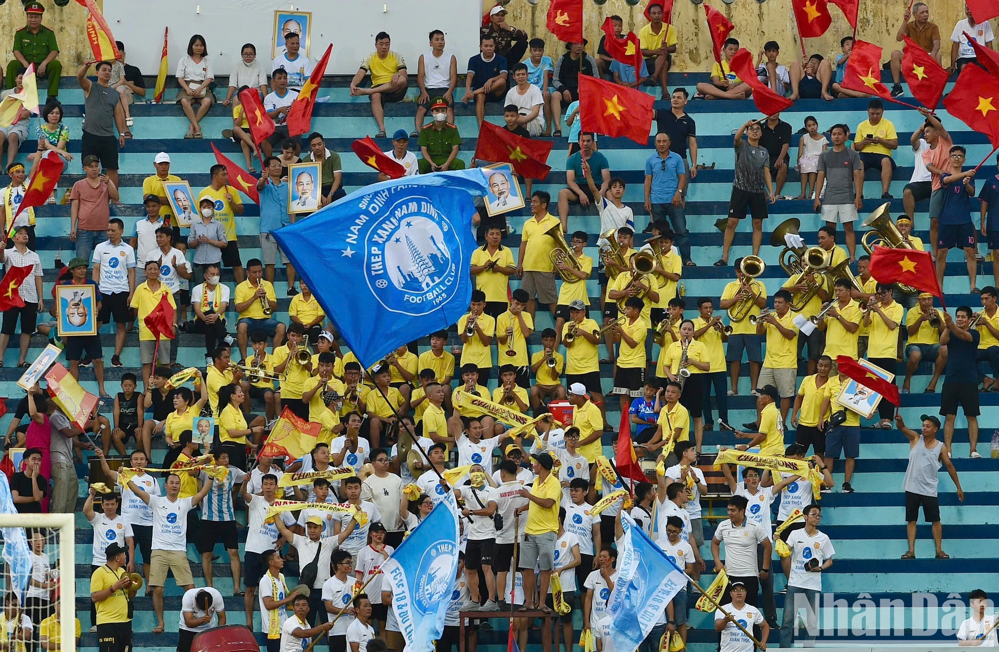 [Ảnh] Thắng đậm Thanh Hóa 3-0, Nam Định giành Siêu Cúp Quốc gia 2024 ảnh 1