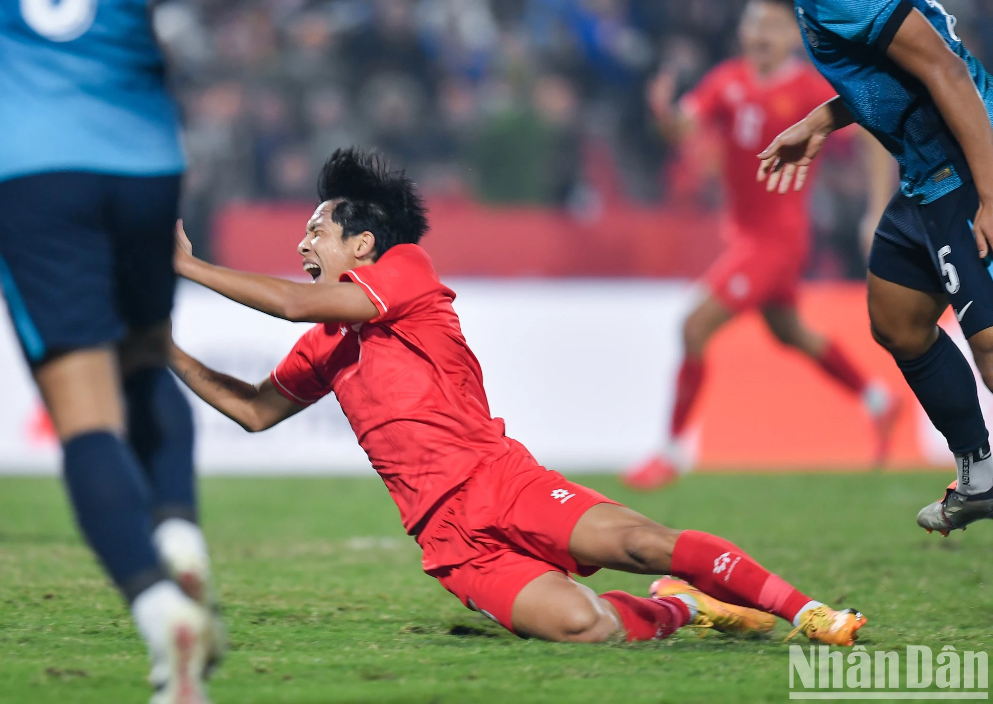 [Ảnh] Xuân Son lập cú đúp, đội tuyển Việt Nam thắng đội tuyển Singapore 3-1 ảnh 12