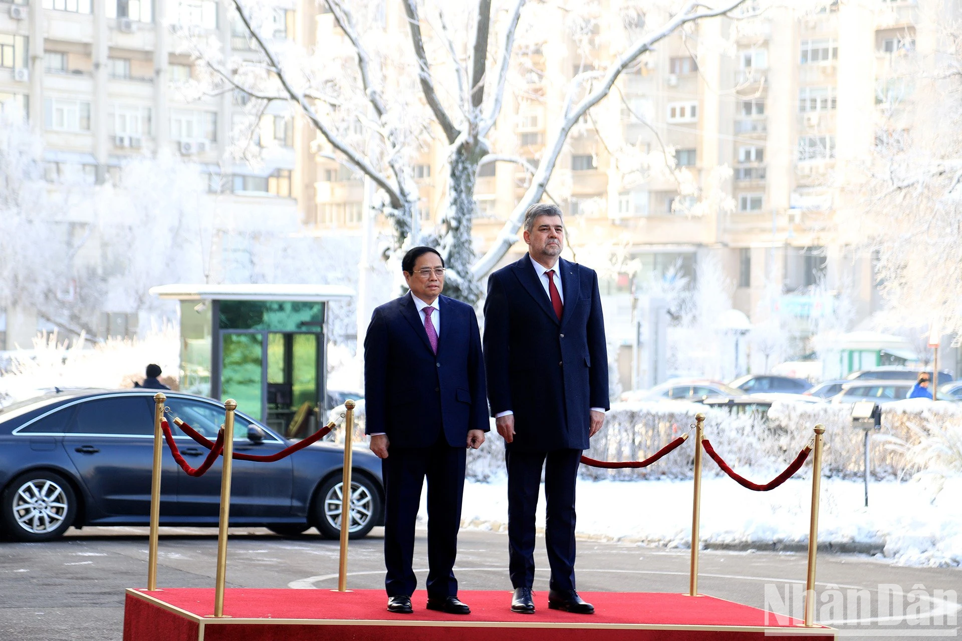 View - [Ảnh] Thủ tướng Romania Ion-Marcel Ciolacu chủ trì lễ đón chính thức Thủ tướng Phạm Minh Chính