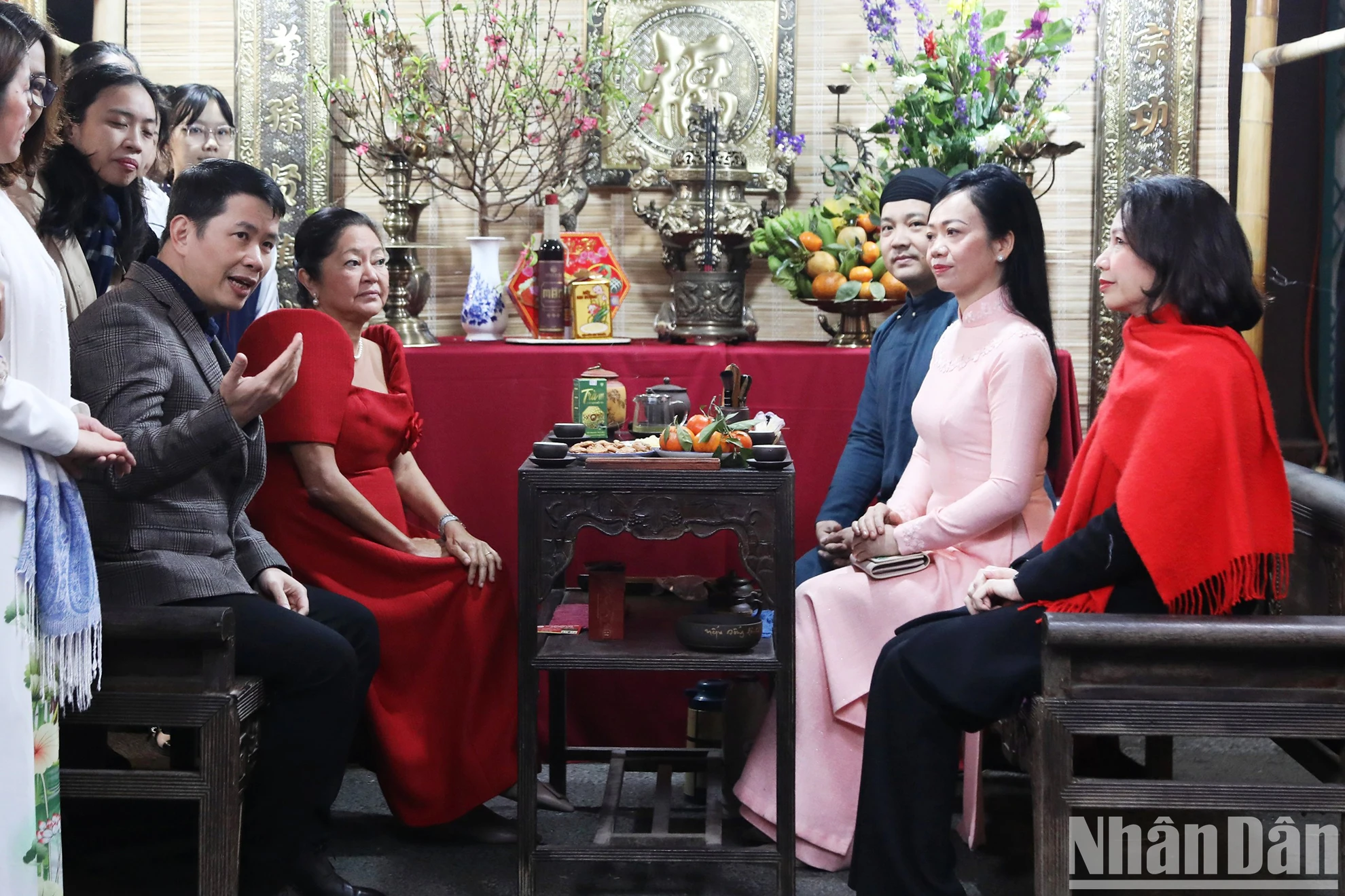 [Ảnh] Phu nhân Chủ tịch nước và Phu nhân Tổng thống Philippines tham quan chợ hoa Tết Hàng Lược ảnh 9