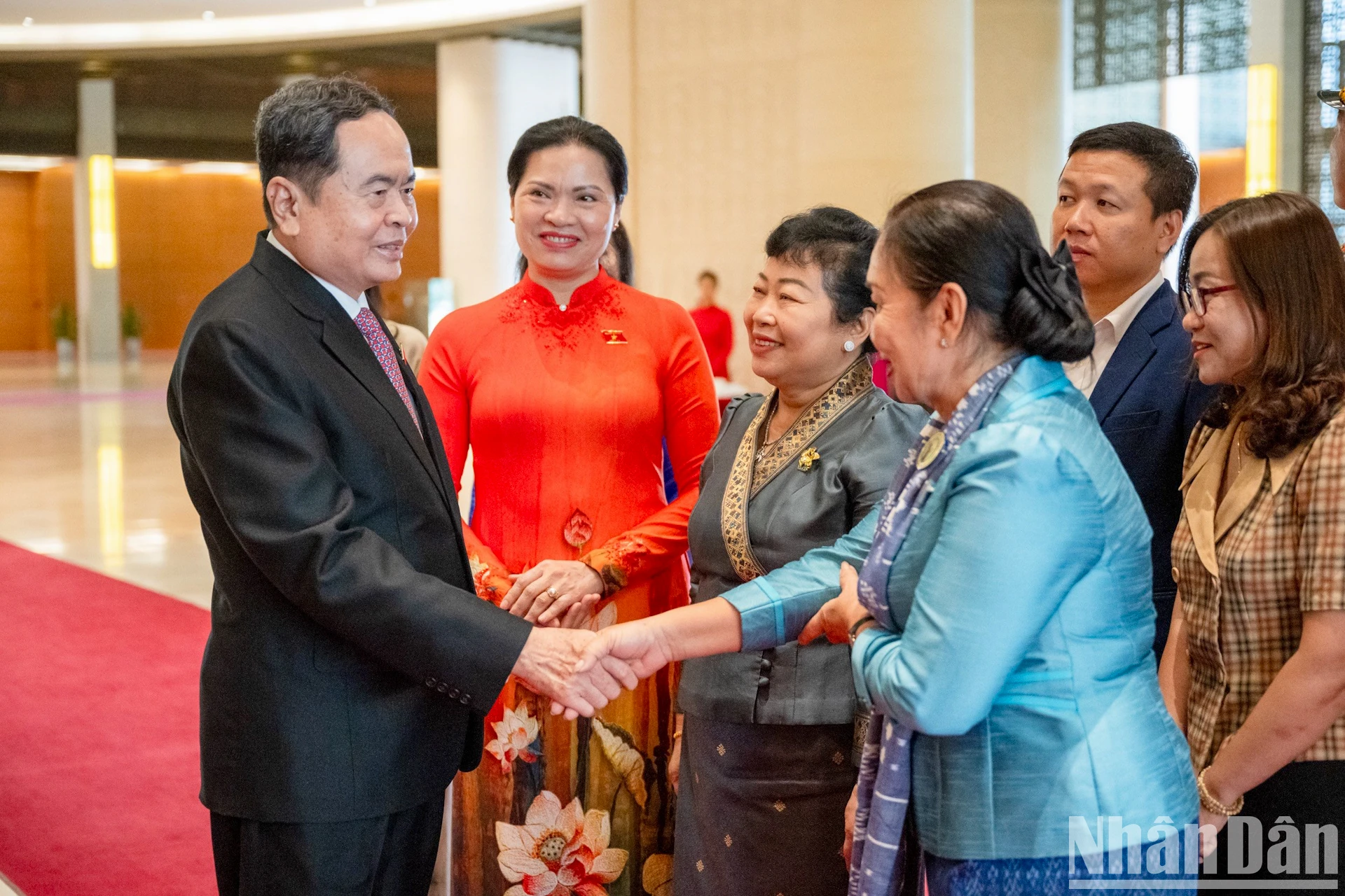 [Ảnh] Chủ tịch Quốc hội Trần Thanh Mẫn tiếp Đoàn đại biểu Hội Phụ nữ và nữ doanh nhân hai nước Lào và Campuchia ảnh 2