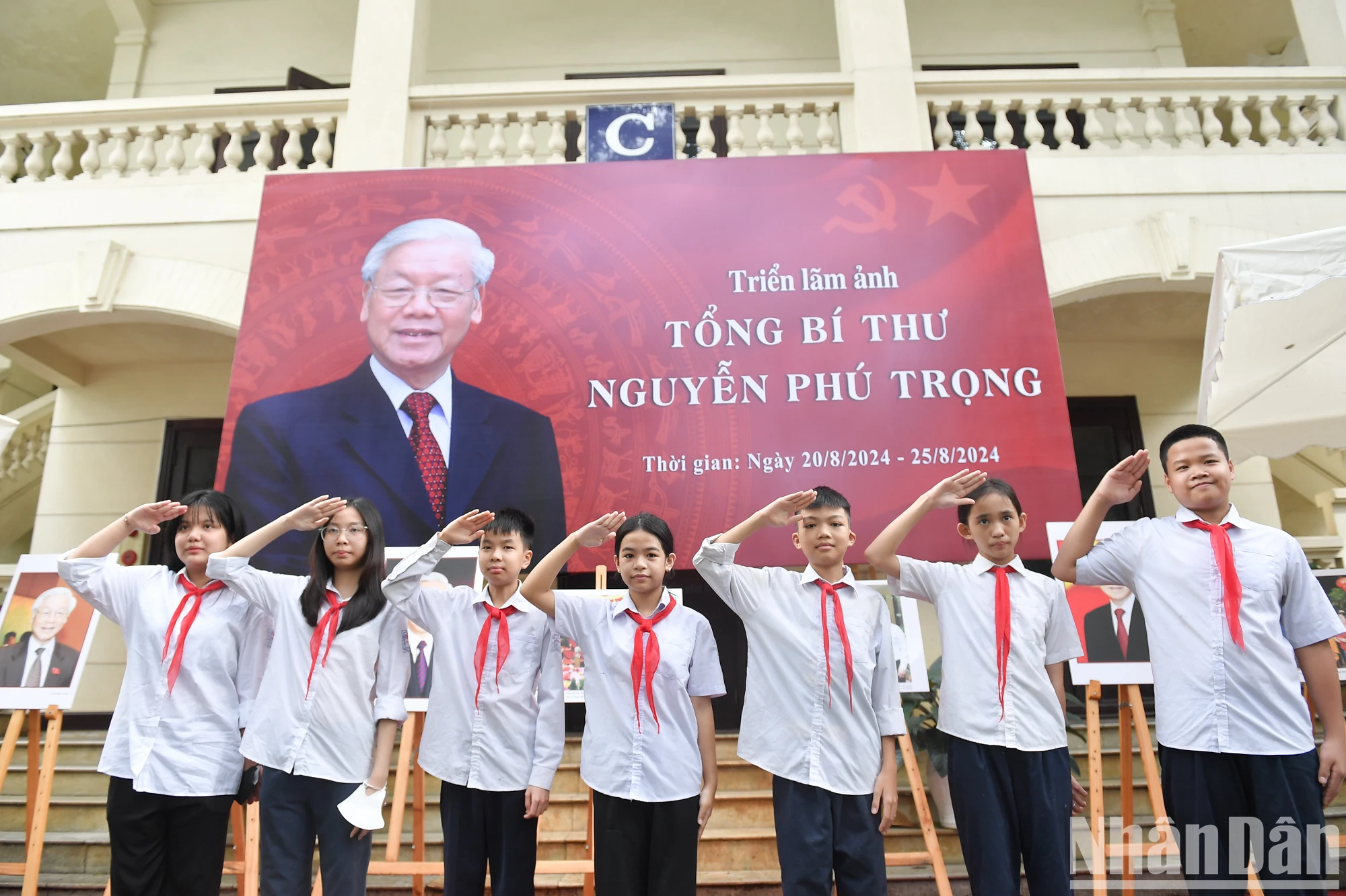 Triển lãm ảnh Tổng Bí thư Nguyễn Phú Trọng: Điểm đến hấp dẫn của người dân Thủ đô ảnh 6