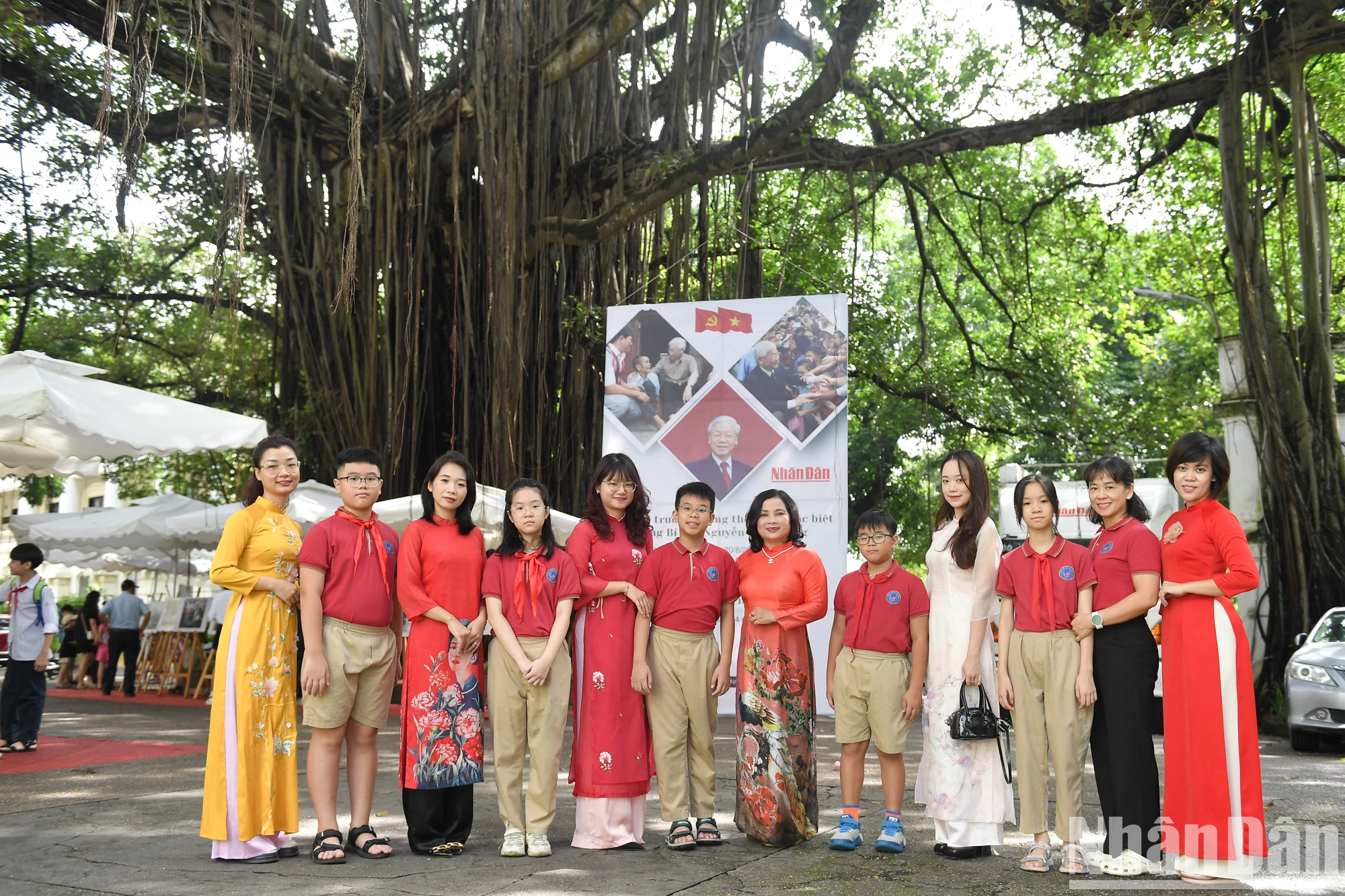 Triển lãm ảnh Tổng Bí thư Nguyễn Phú Trọng: Điểm đến hấp dẫn của người dân Thủ đô ảnh 2