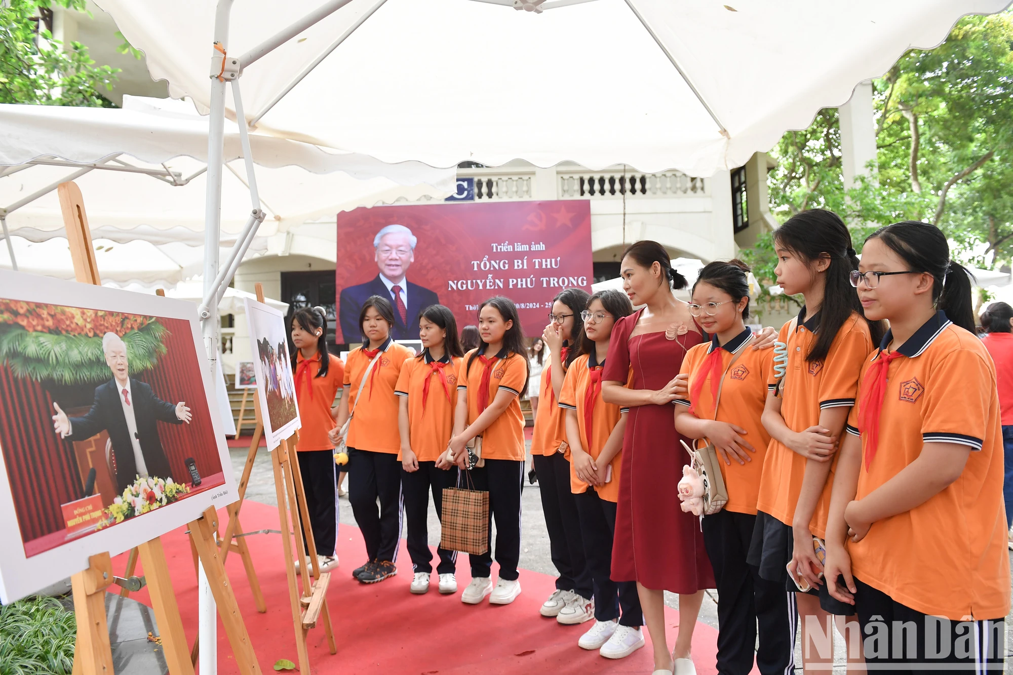 Triển lãm ảnh Tổng Bí thư Nguyễn Phú Trọng: Điểm đến hấp dẫn của người dân Thủ đô ảnh 15