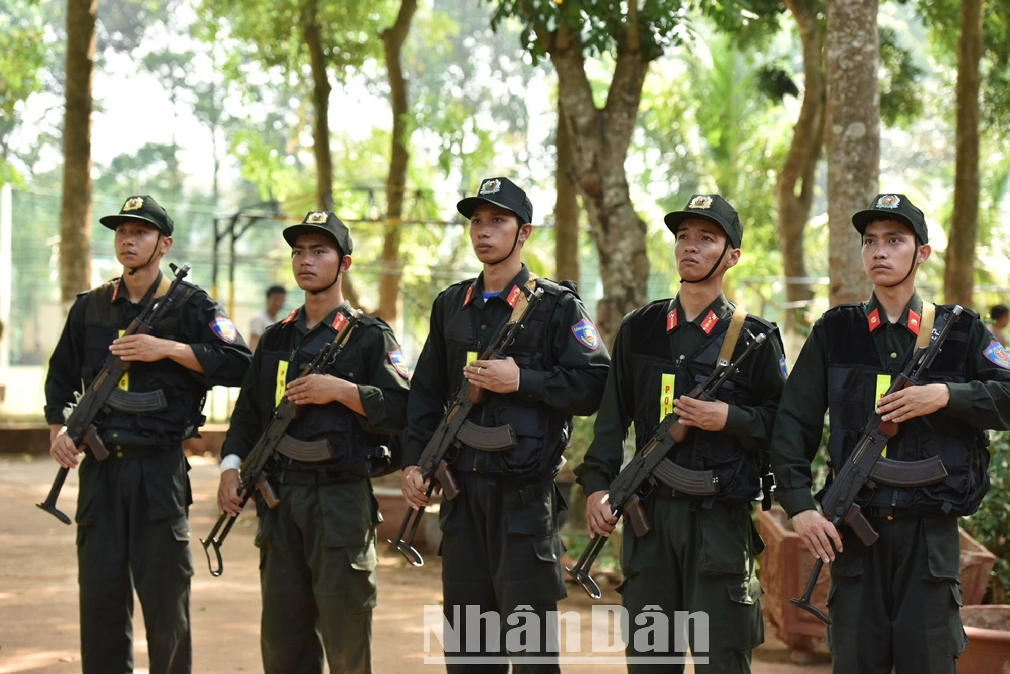 Xứng đáng là “Thanh bảo kiếm” bảo vệ cuộc sống bình yên cho nhân dân Đắk Lắk ảnh 16