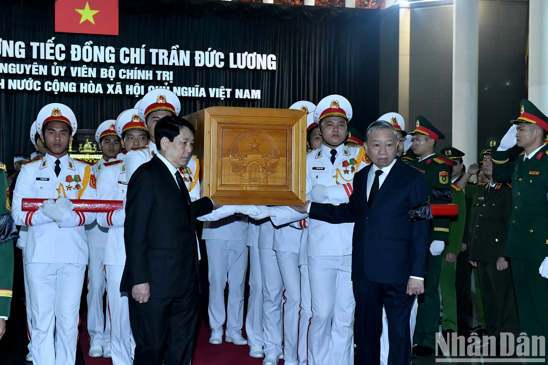 [Ảnh] Toàn cảnh Lễ truy điệu và đưa tang nguyên Chủ tịch nước Trần Đức Lương ảnh 9