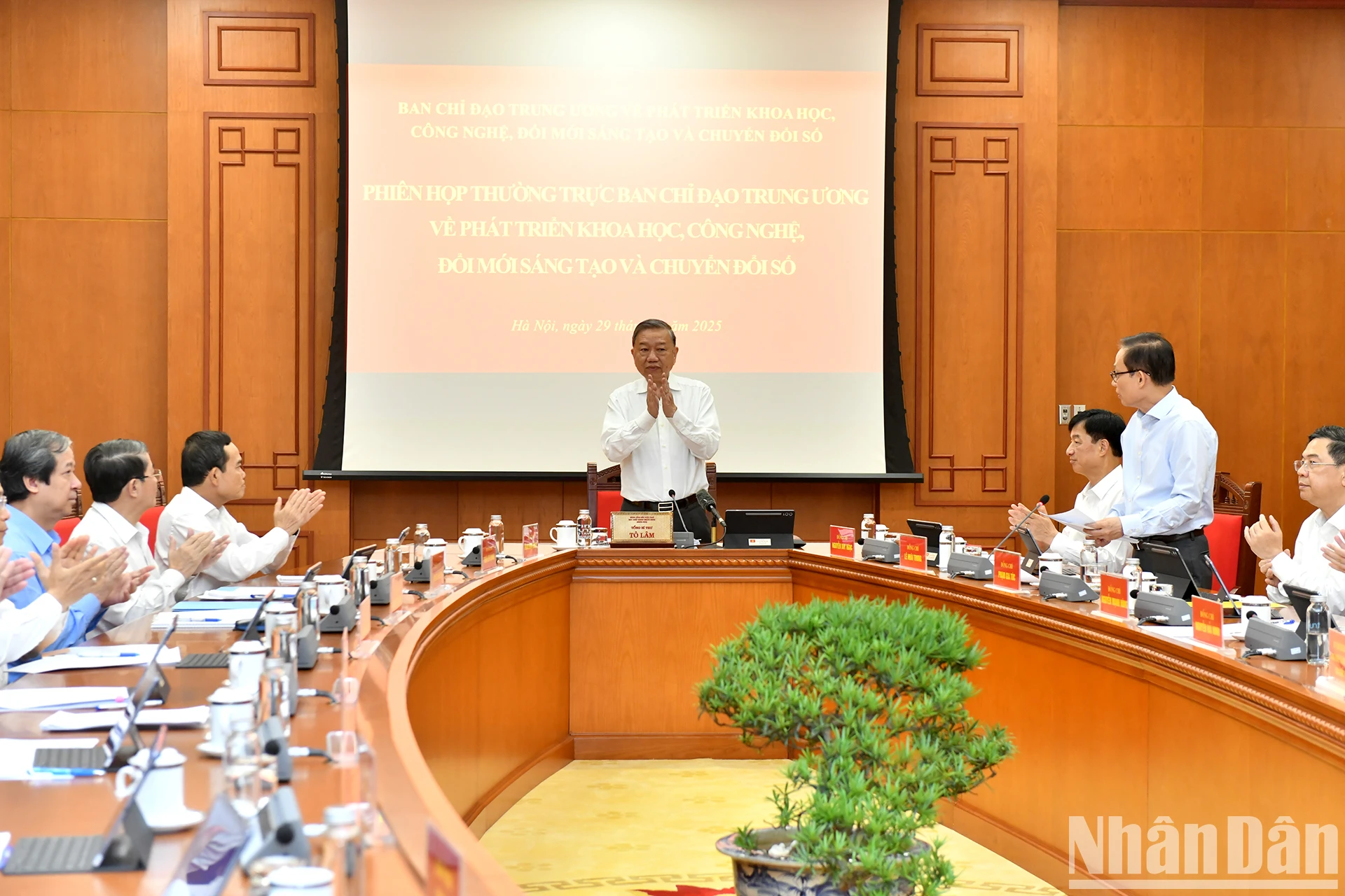 [Ảnh] Tổng Bí thư Tô Lâm chủ trì Phiên họp Thường trực Ban Chỉ đạo Trung ương về phát triển khoa học, công nghệ, đổi mới sáng tạo và chuyển đổi số ảnh 1