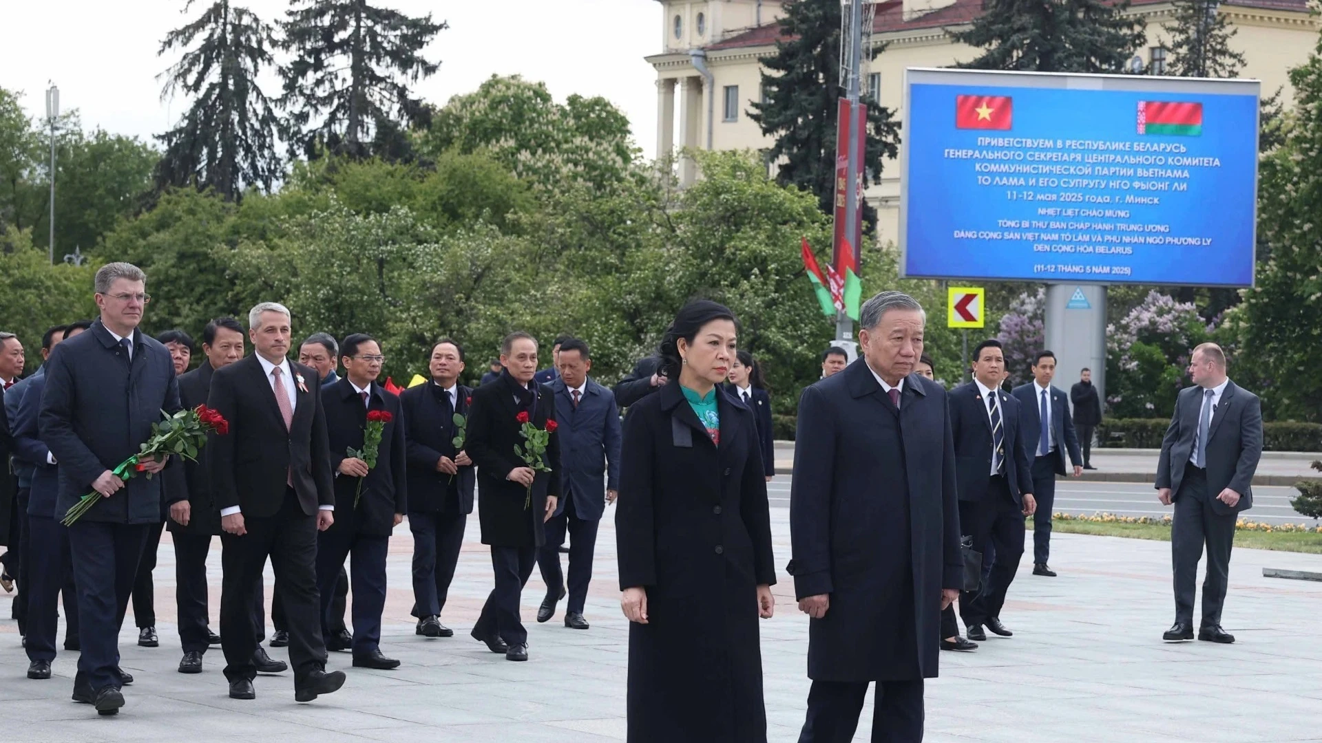 [Ảnh] Tổng Bí thư Tô Lâm đặt hoa tại Tượng đài Chiến thắng ở Thủ đô của Belarus ảnh 7