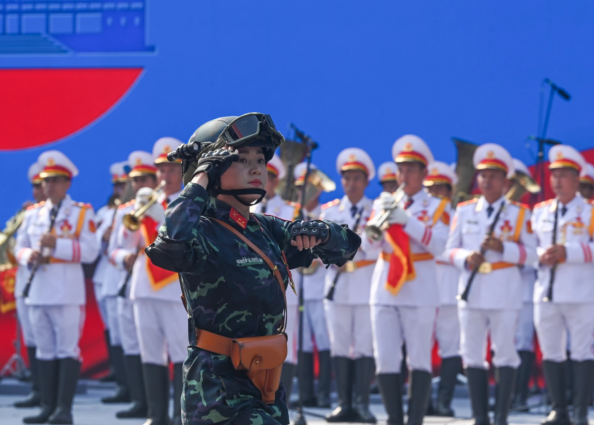 [Ảnh] Toàn cảnh lễ diễu binh, diễu hành kỷ niệm 50 năm Giải phóng miền nam, thống nhất đất nước ảnh 23