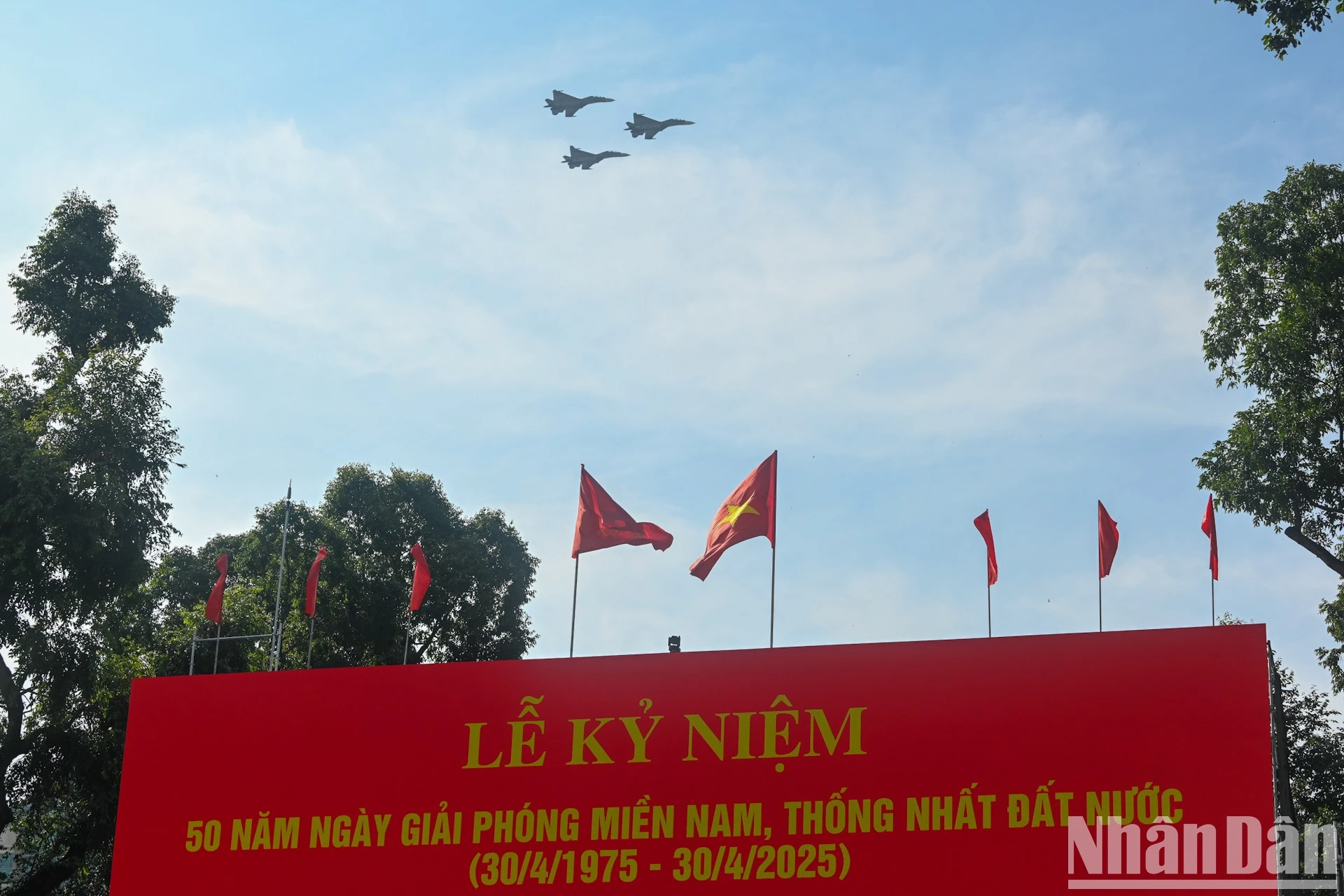 [Ảnh] Hoành tráng màn tổng duyệt lễ diễu binh, diễu hành kỷ niệm 50 năm thống nhất đất nước ảnh 3