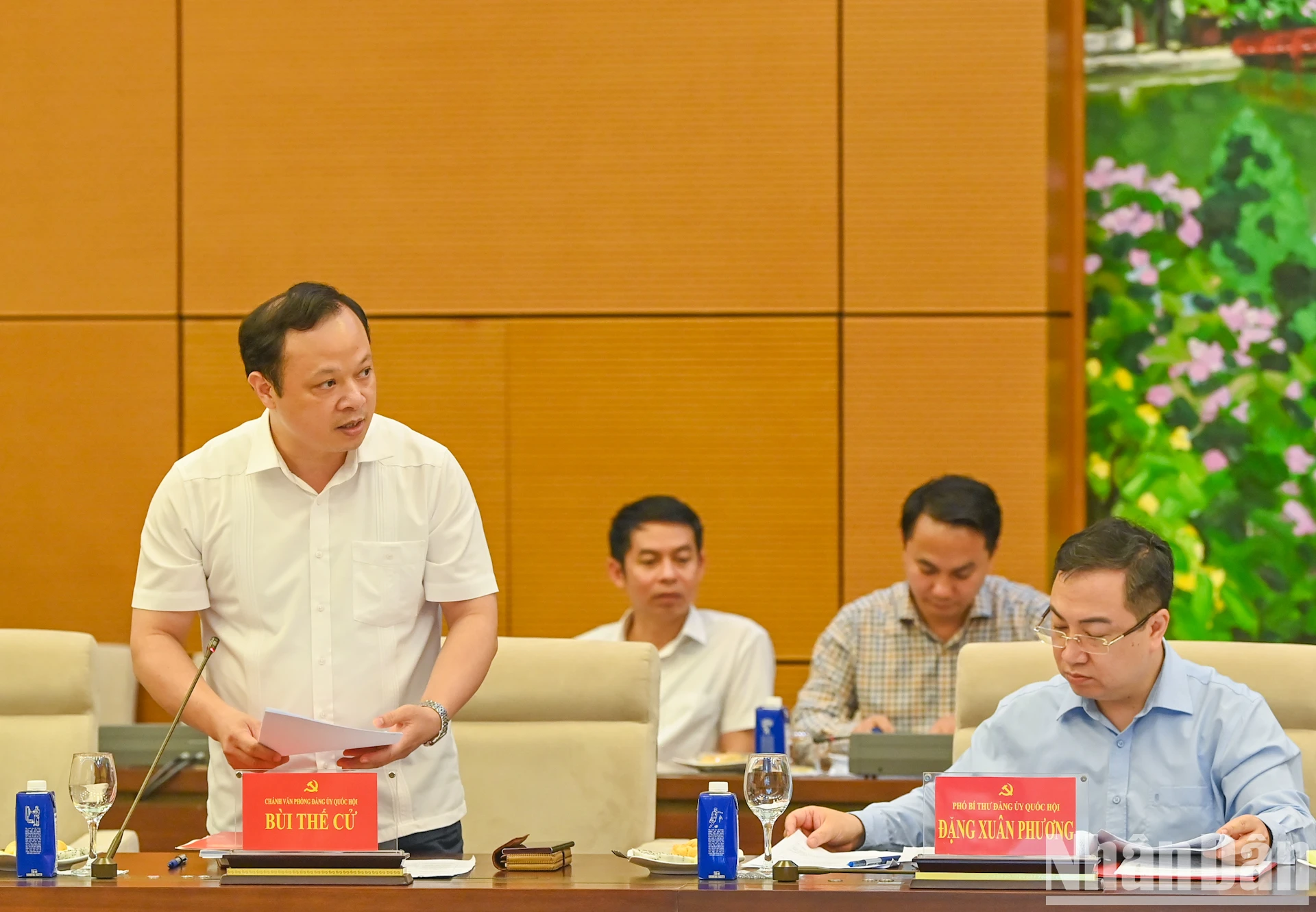 [Ảnh] Chủ tịch Quốc hội Trần Thanh Mẫn chủ trì phiên họp Tiểu ban Văn kiện Đại hội đại biểu Đảng bộ Quốc hội lần thứ nhất ảnh 2