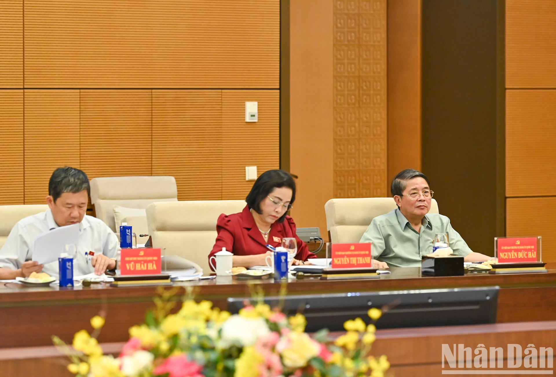 [Ảnh] Chủ tịch Quốc hội Trần Thanh Mẫn chủ trì phiên họp Tiểu ban Văn kiện Đại hội đại biểu Đảng bộ Quốc hội lần thứ nhất ảnh 4