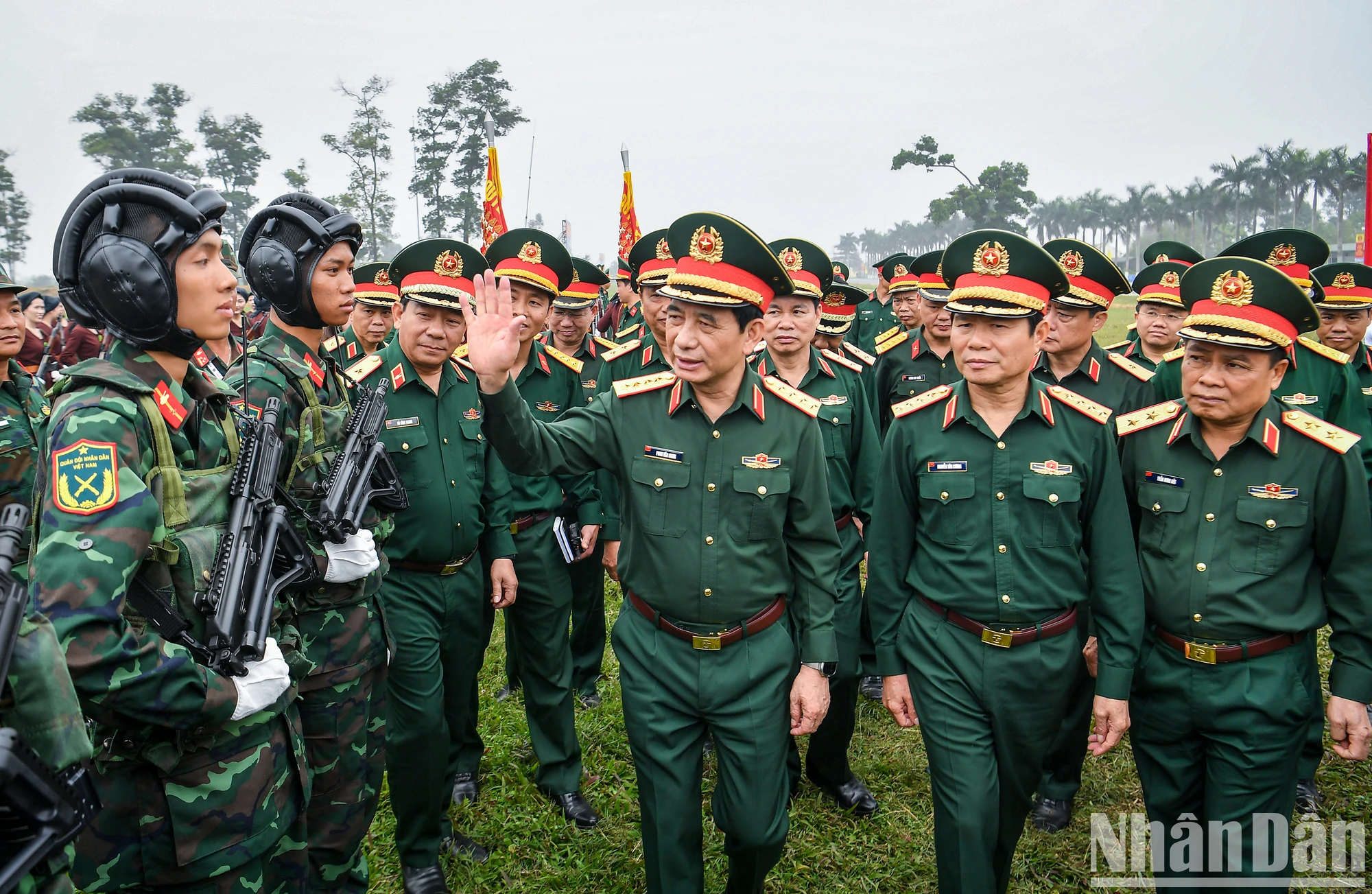 [Ảnh] Bộ trưởng Quốc phòng chủ trì kiểm tra hợp luyện diễu binh, diễu hành ảnh 13